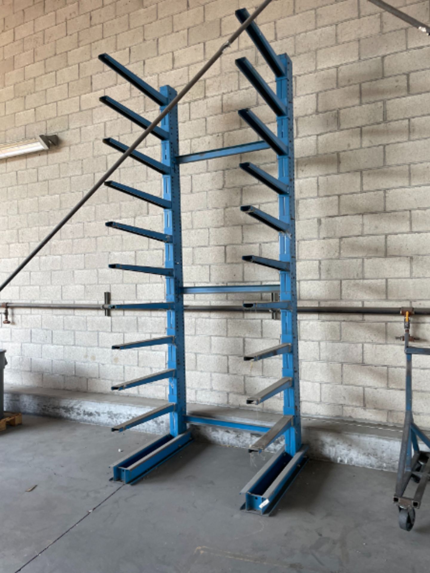 Cantilever Racks - Image 4 of 4