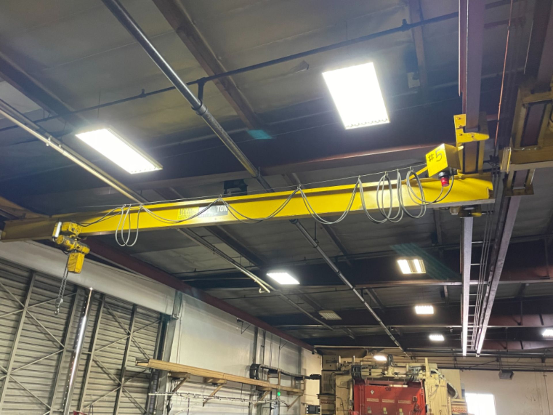 Ace 2 Ton Undercarriage Crane w/ 40 Ft Run Way