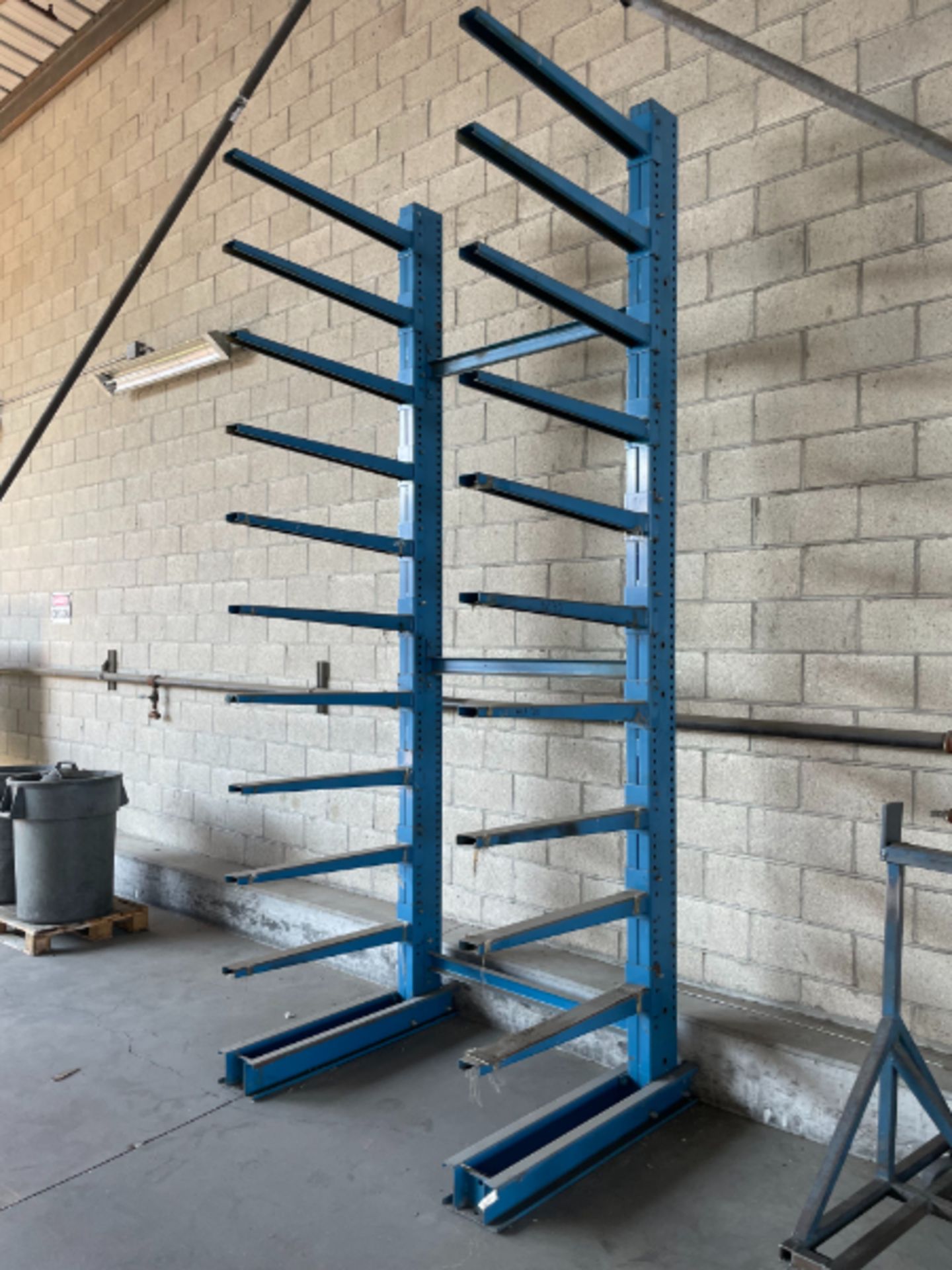 Cantilever Racks - Image 3 of 4