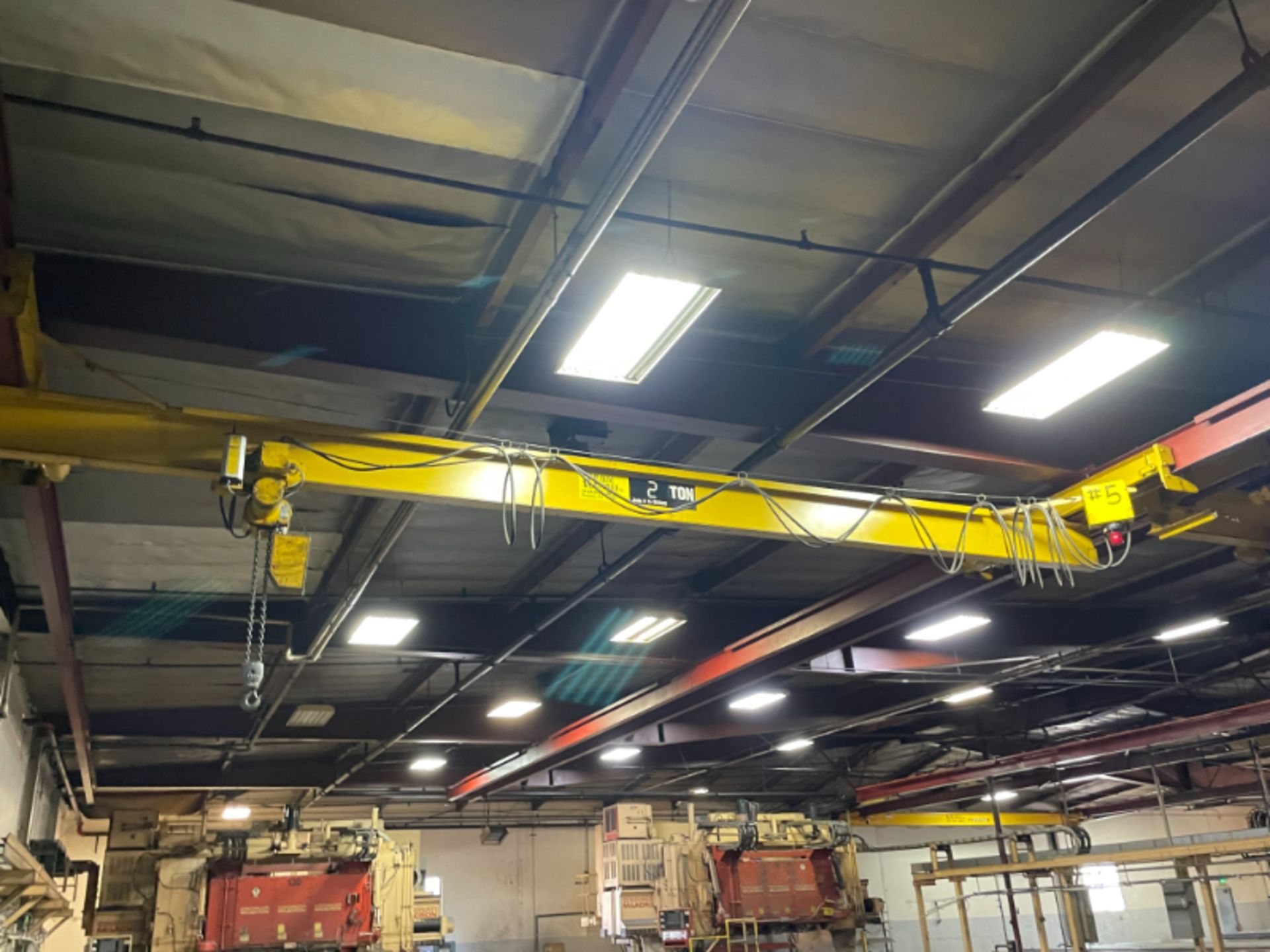 Ace 2 Ton Undercarriage Crane w/ 40 Ft Run Way - Image 3 of 5