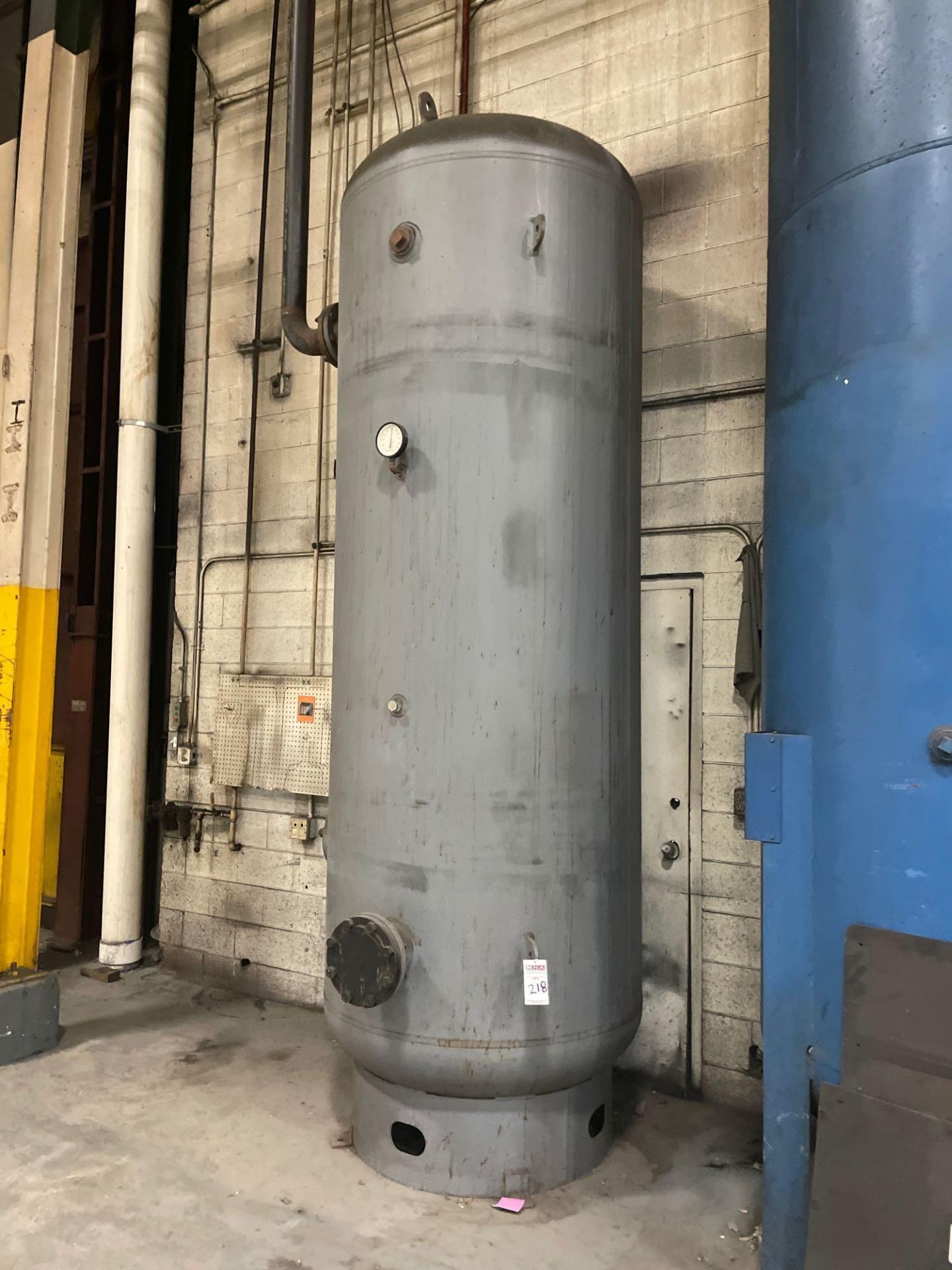 Large Gray Air Tank - Image 2 of 4