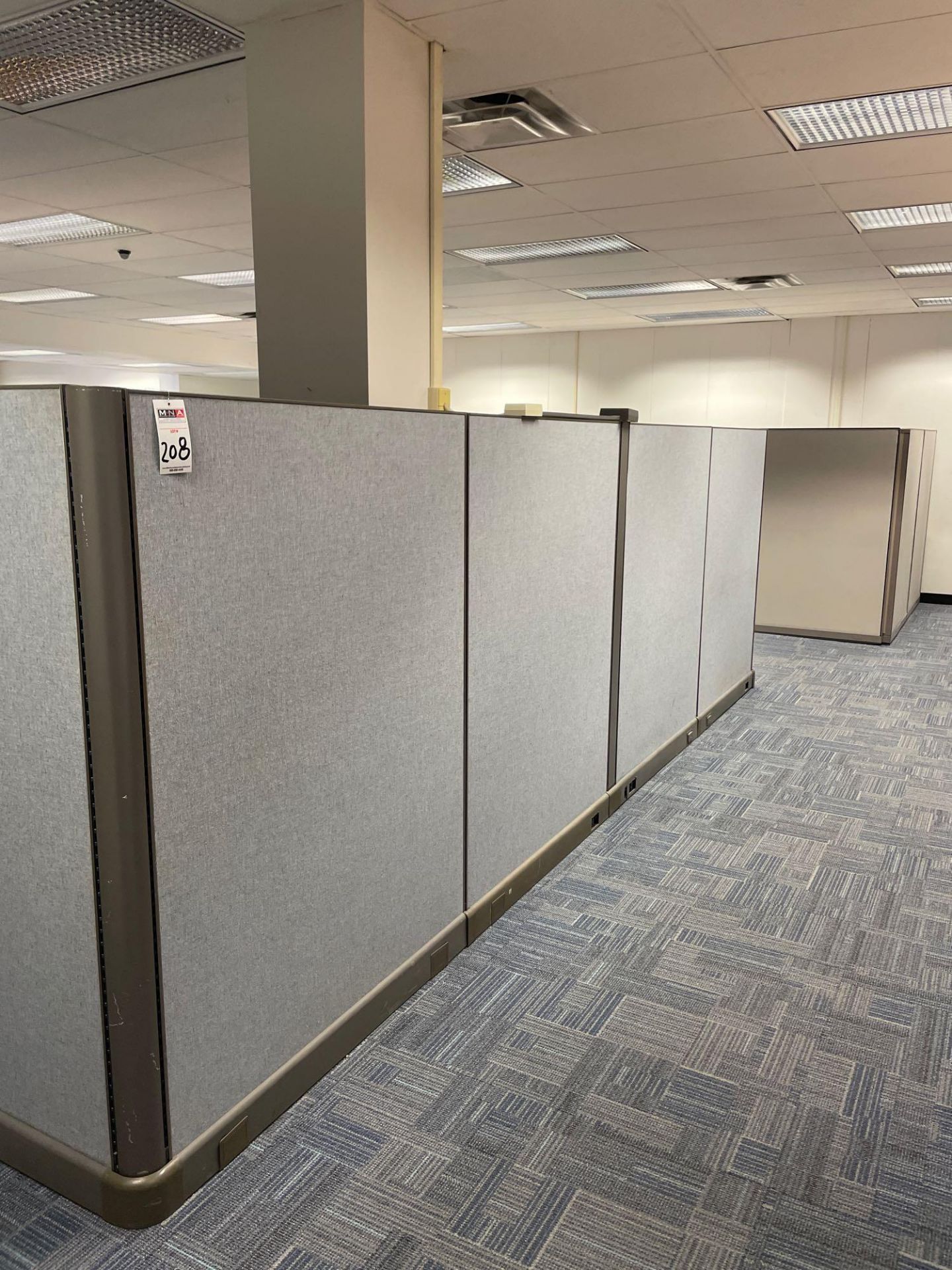 Cubicles, Desks, & Chairs - Image 2 of 7