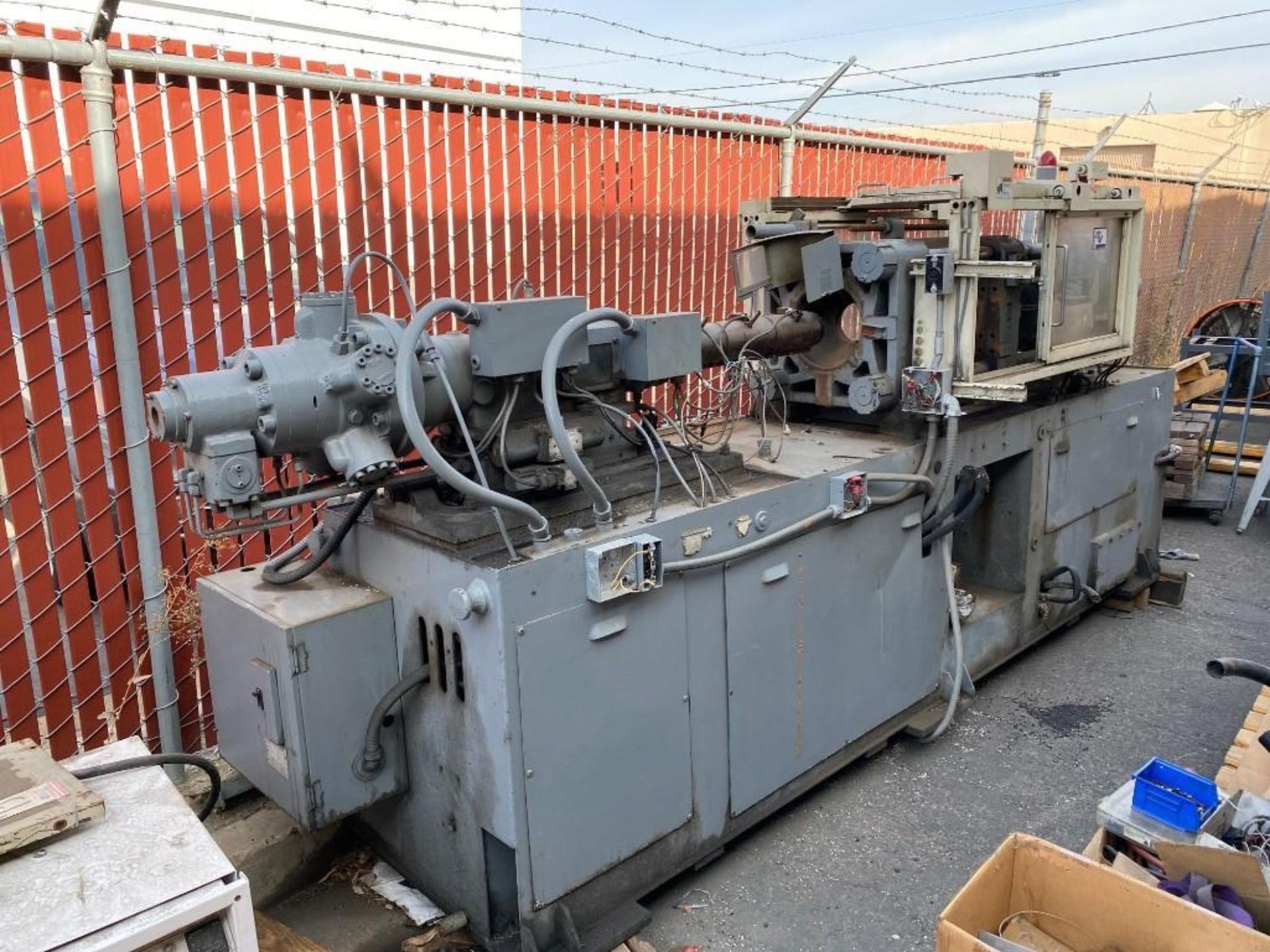 70 Ton Nissei FS75S100SE Injection Molder *Parts Only*