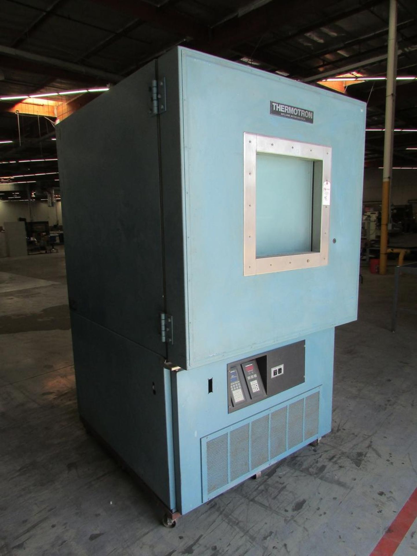 Thermotron Corp. SM32S Mini-Mex Environmental Chamber