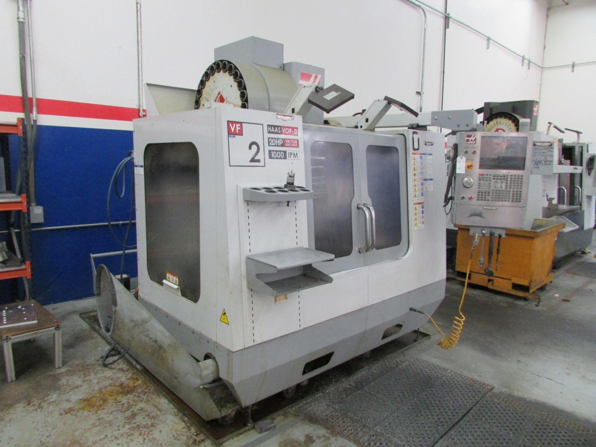 Haas VF2D Vertical CNC Machining Center (2007) - Image 2 of 48