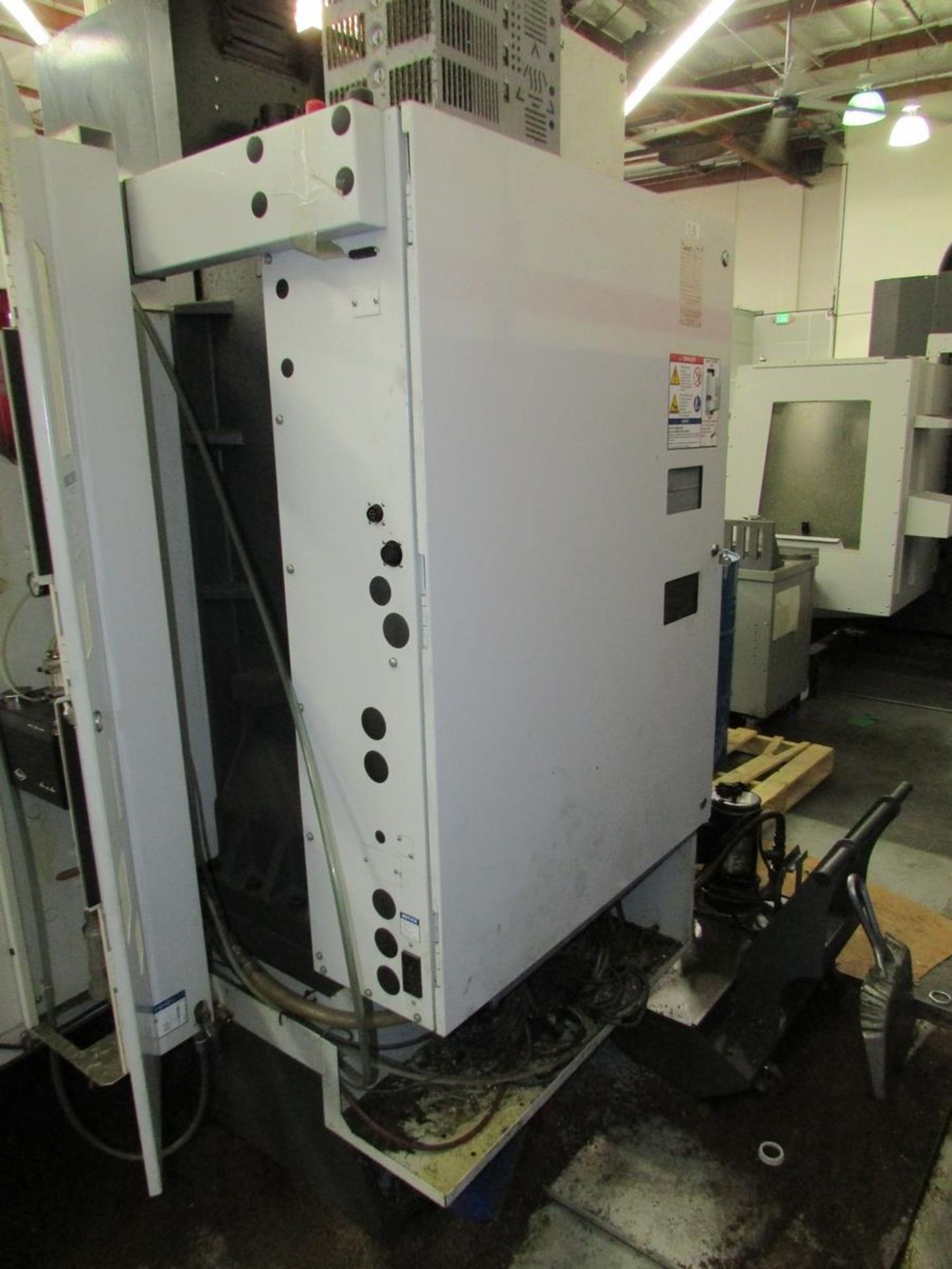 Haas VF2SS Vertical CNC Machining Center (2011) - Image 33 of 49