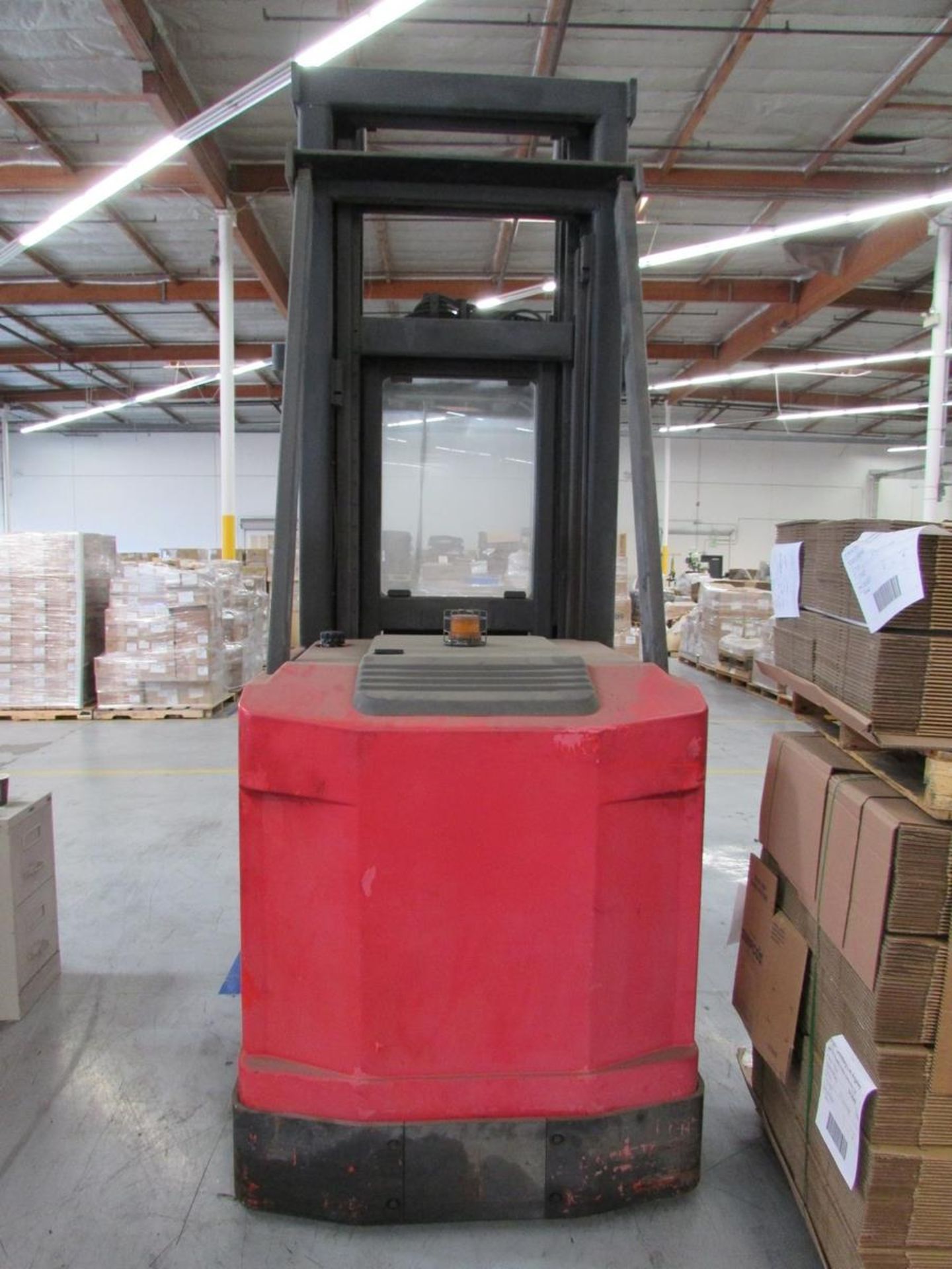 Raymond 537-CSR30T 48V Electric Narrow Aisle Swing Reach Lift Truck - Image 19 of 32