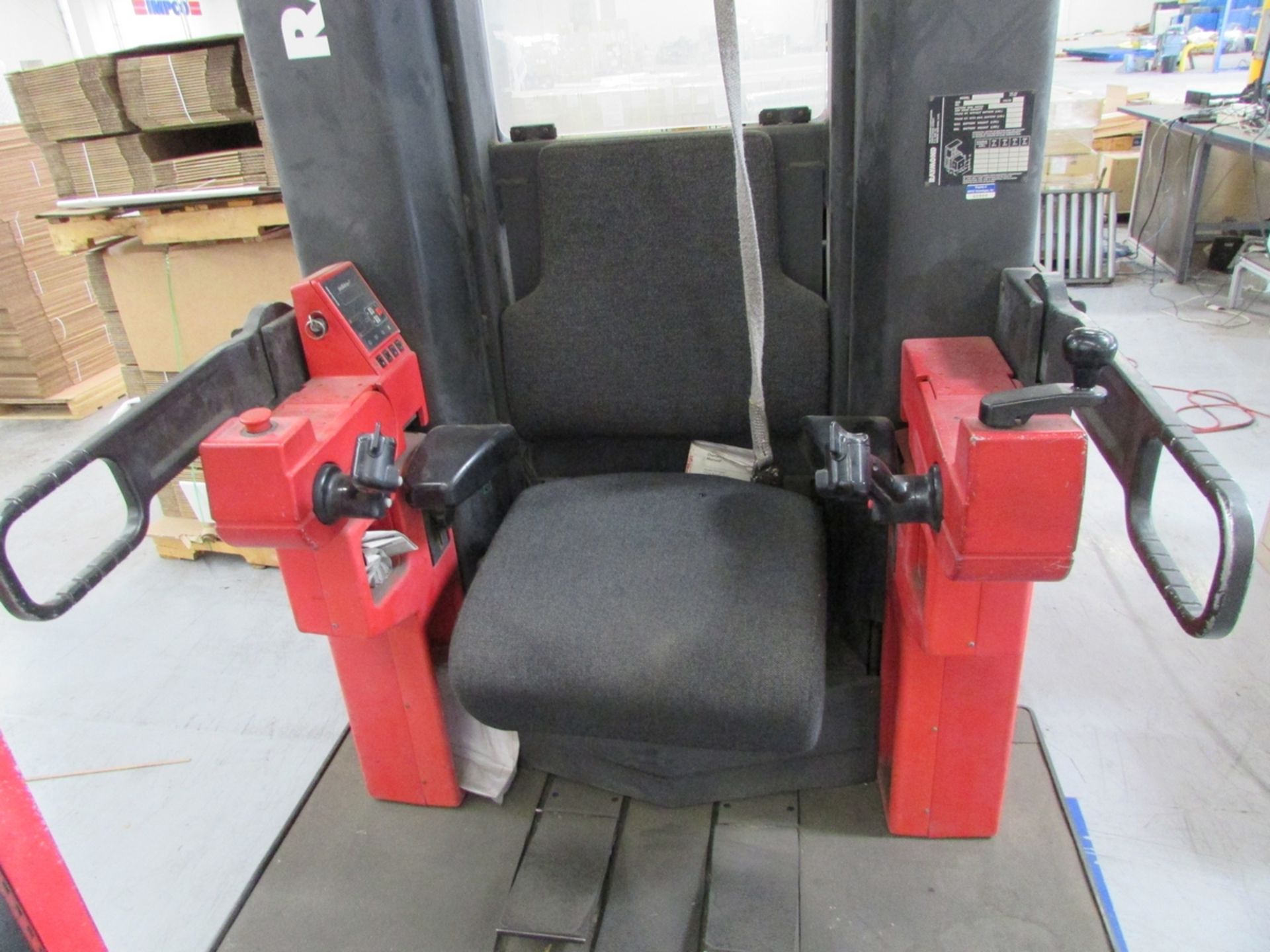 Raymond 537-CSR30T 48V Electric Narrow Aisle Swing Reach Lift Truck - Image 11 of 32