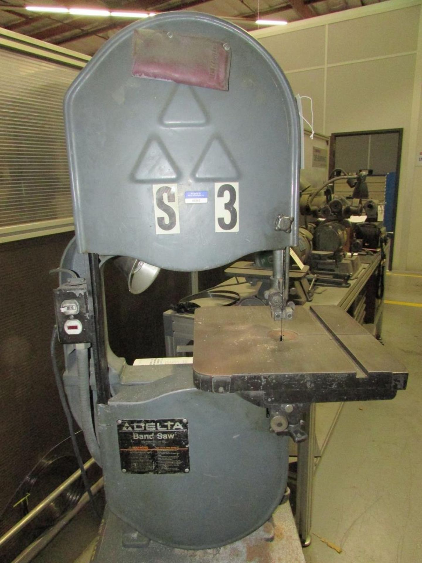 Rockwell Delta Cat. No. 28-303 14" Vertical Bandsaw - Image 3 of 16