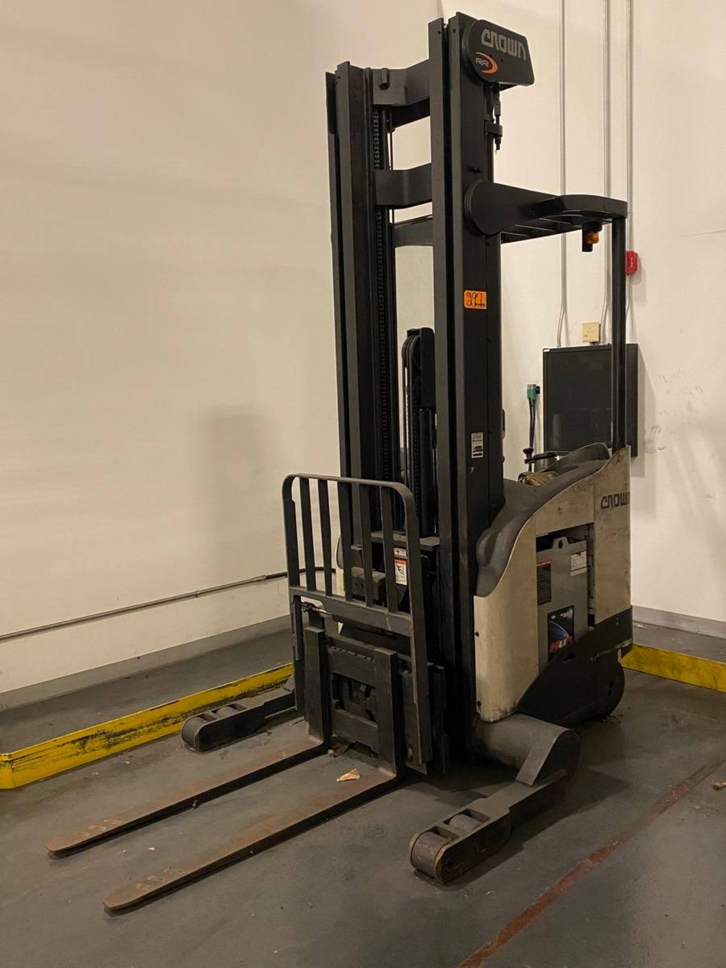 Crown RR5725-35 Electric Stand Up Forklift