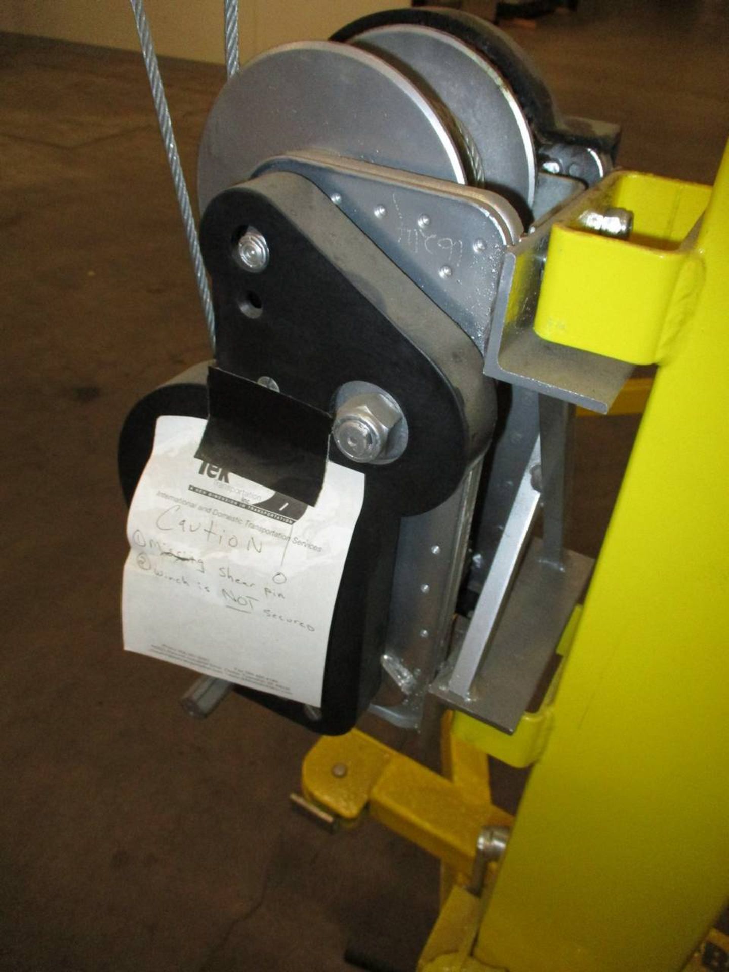 Sumner R-250 Roust-A-Bout Material Lift - Image 5 of 5