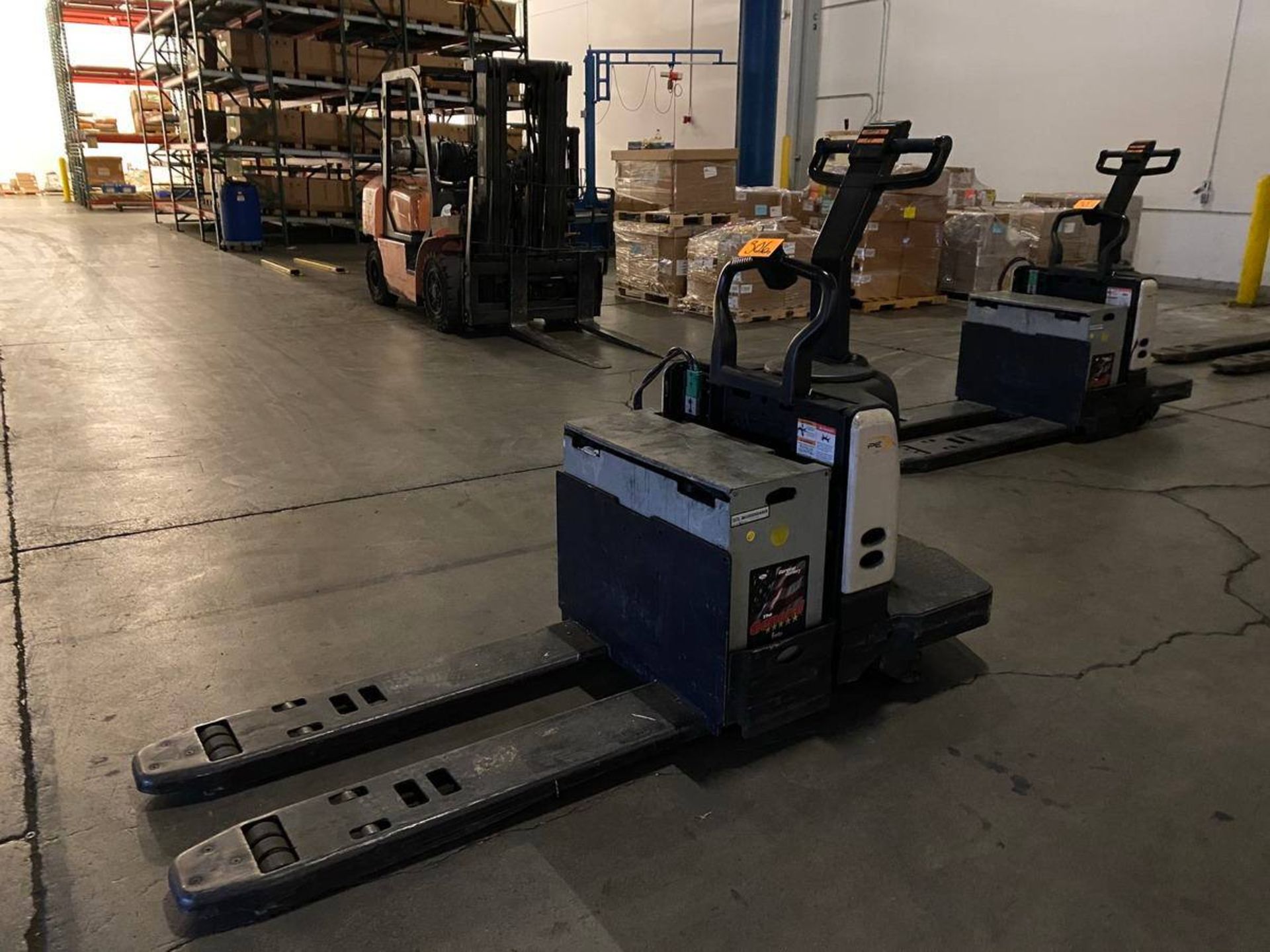 Crown PE4000-60 Electric Stand Up Forklift - Image 2 of 3