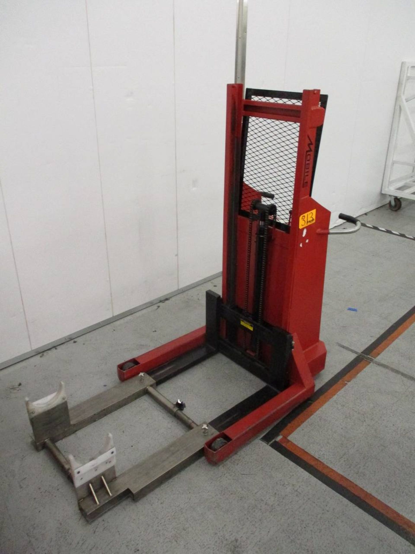 Moble Pallet Truck Inc B 50 SA Battery Powered Stacker
