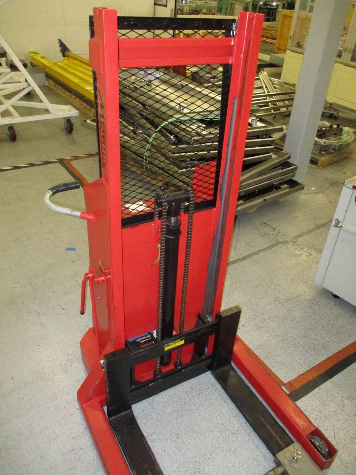 Moble Pallet Truck Inc B 50 SA Battery Powered Stacker - Image 4 of 4