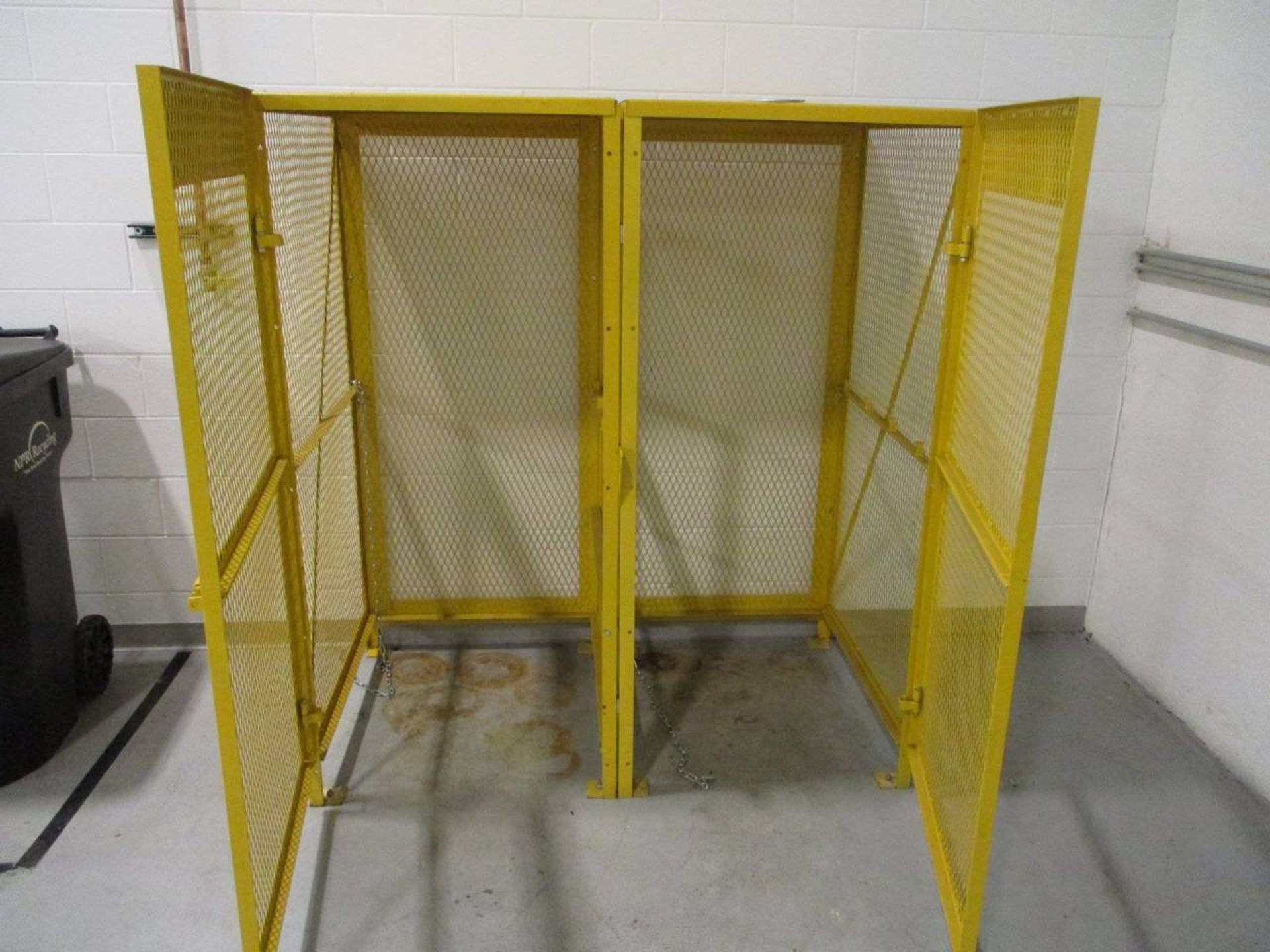 Modern Equipment Co CSC2V-KD Expanded Metal Storage Cage - Image 3 of 4