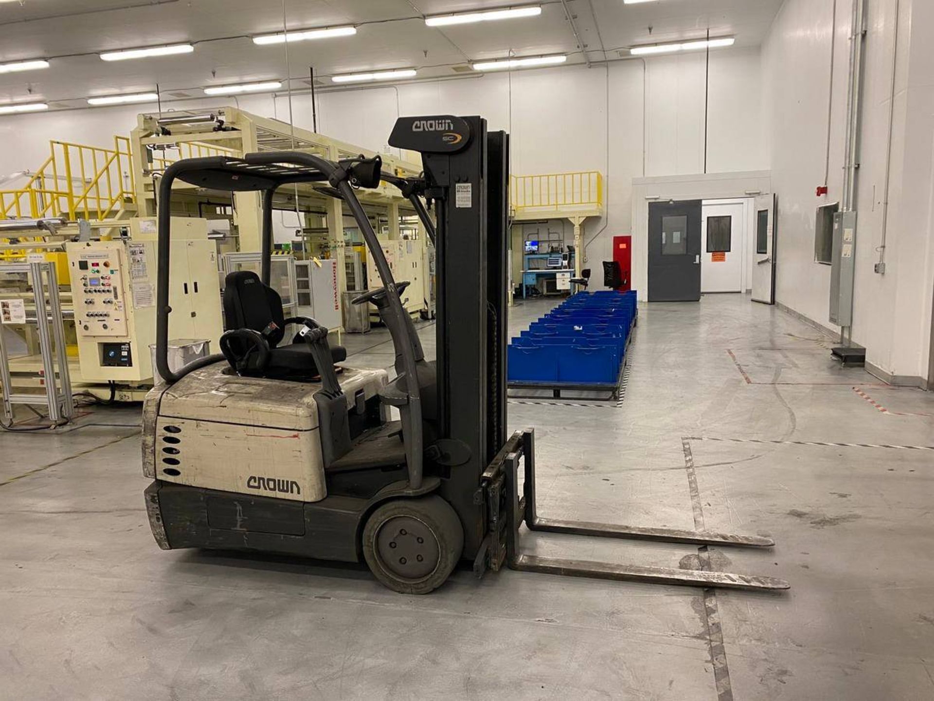 Crown SC4520-30 Electric Forklift Truck - Image 3 of 12