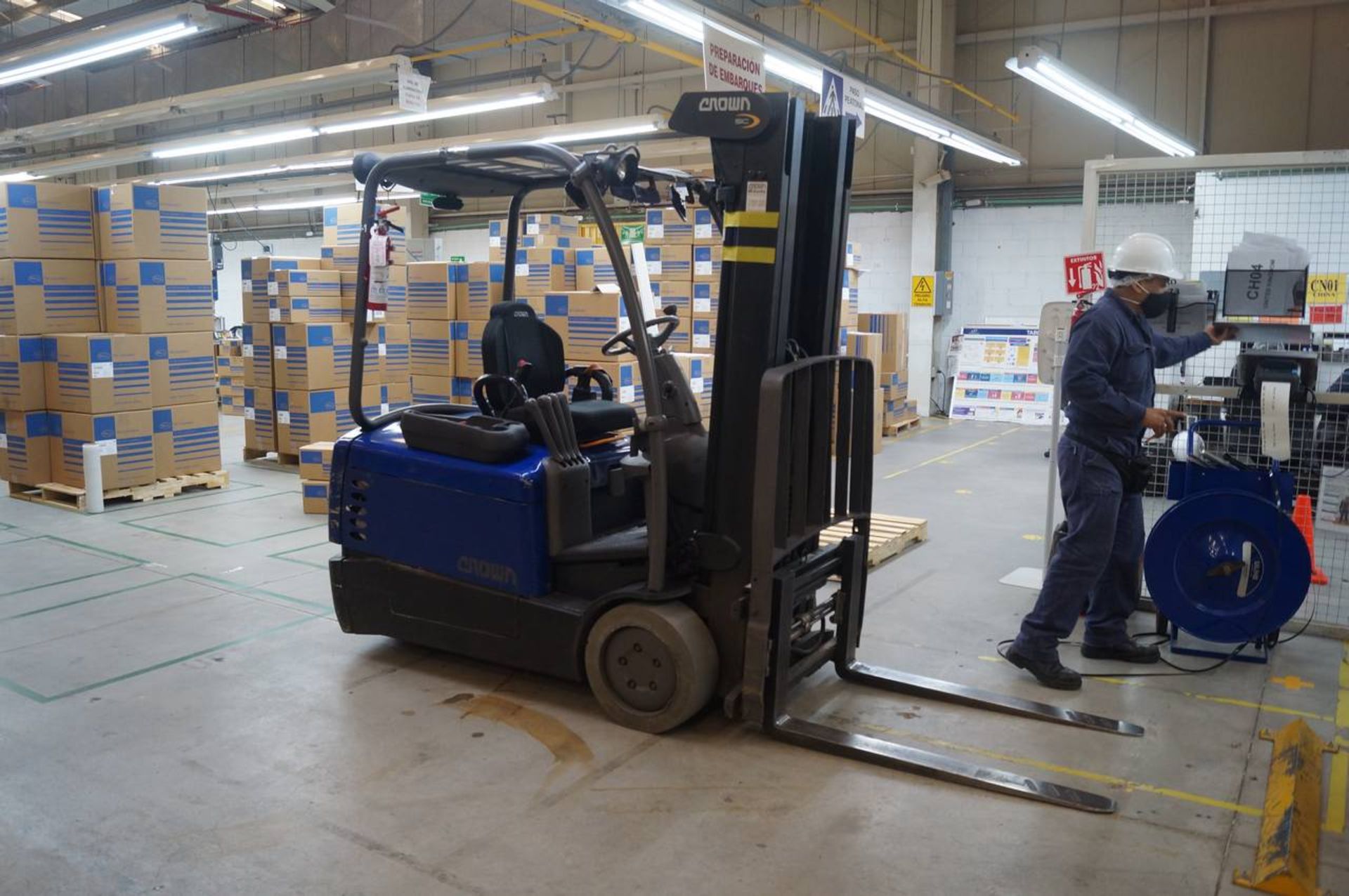 Crown 4500 Series Electric Forklift