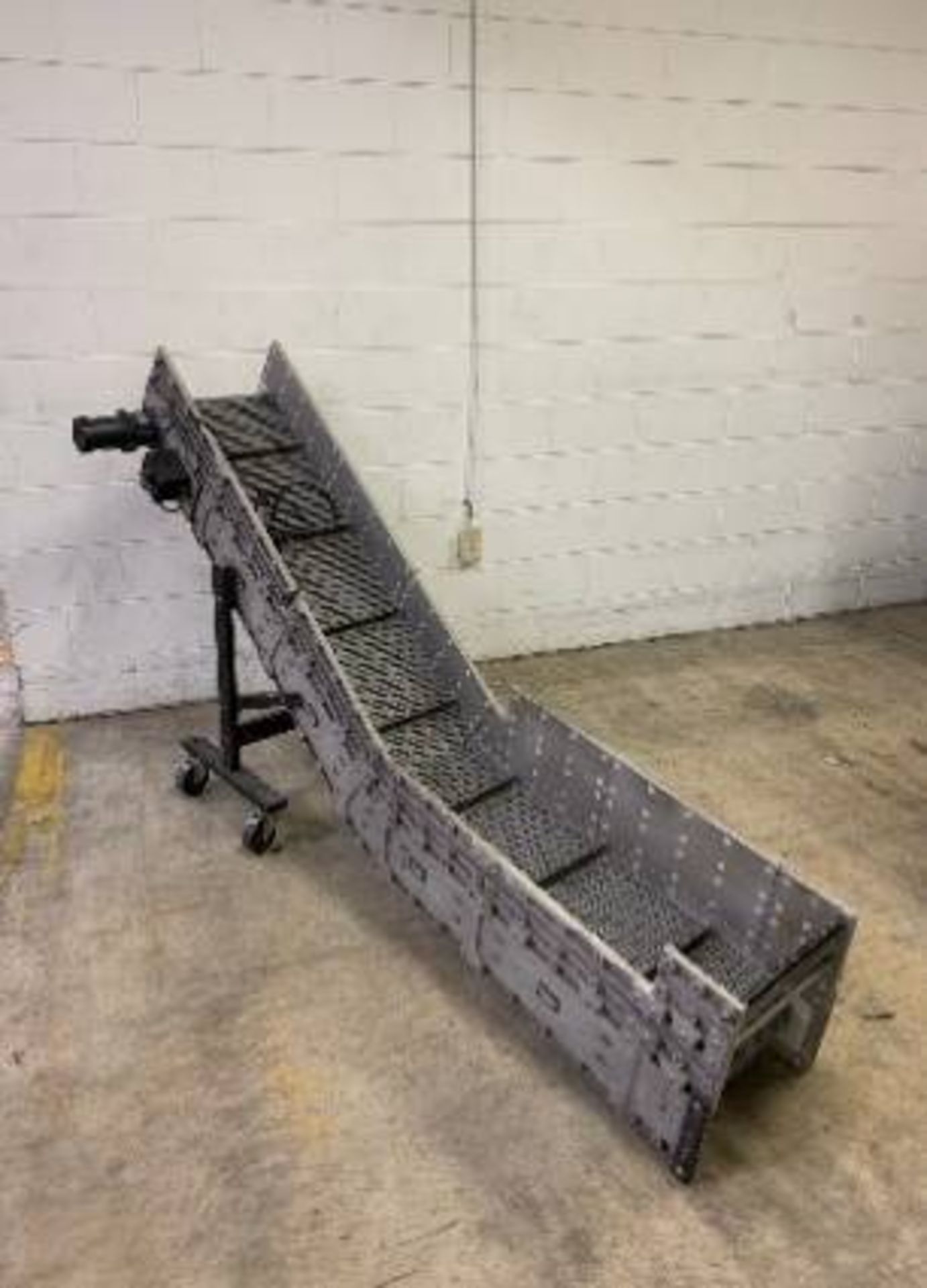 Lot of (5) Dynamic Conveyor corp. Motorizied Incline Conveyor - Image 3 of 5