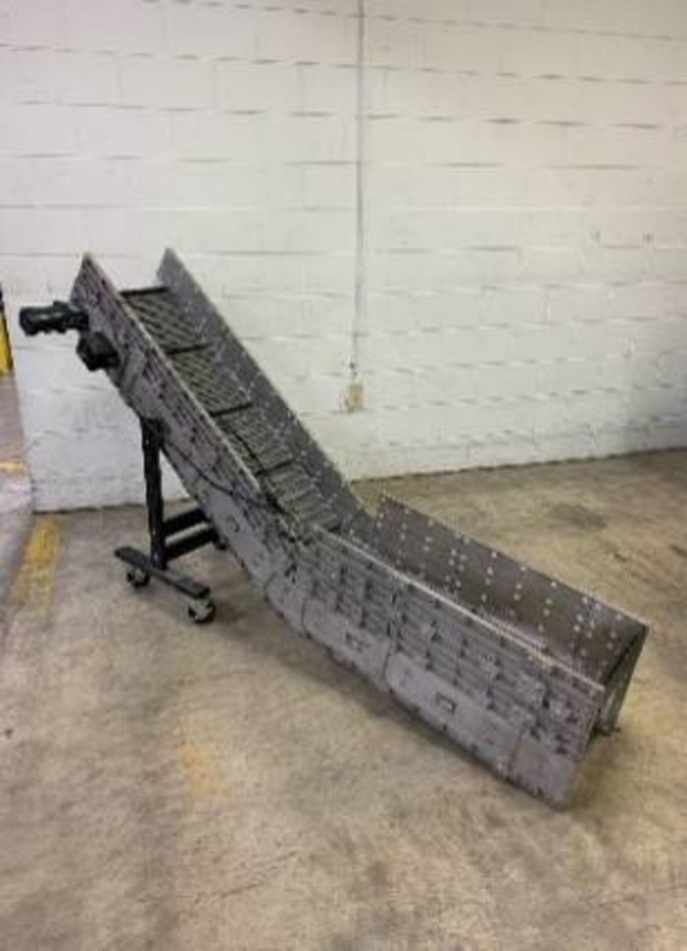 Lot of (5) Dynamic Conveyor corp. Motorizied Incline Conveyor - Image 5 of 5