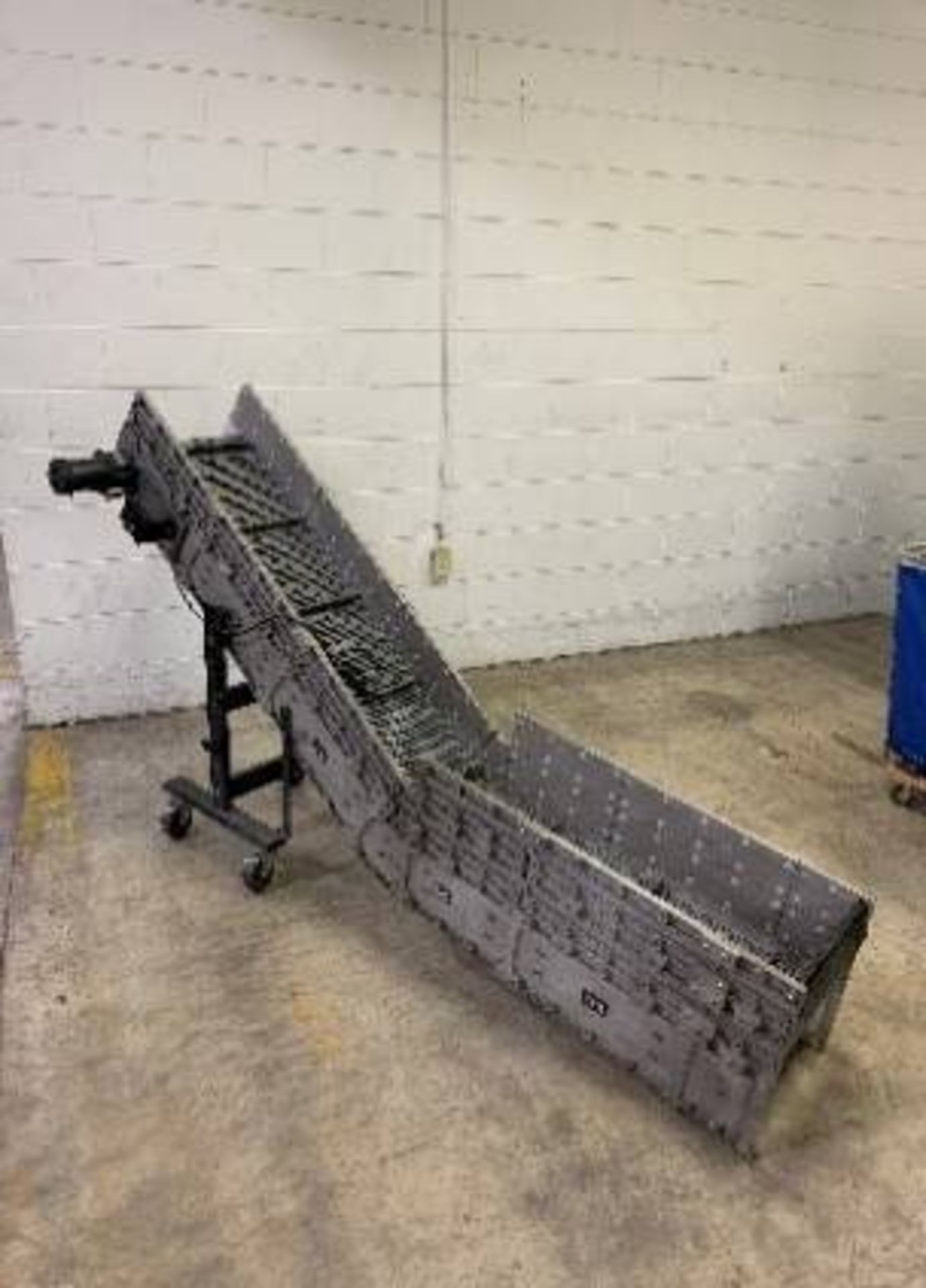 Lot of (5) Dynamic Conveyor corp. Motorizied Incline Conveyor - Image 4 of 5