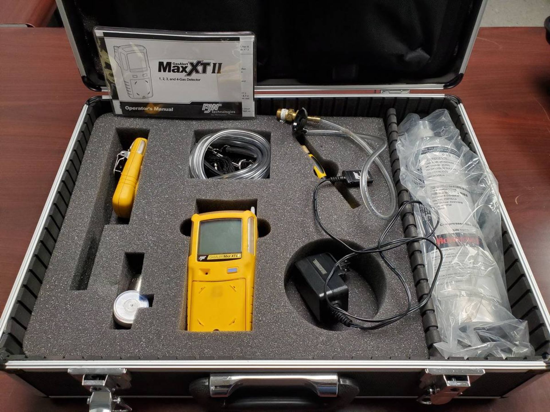 Honeywell Max XT II 4-Gas Detector - Image 2 of 2