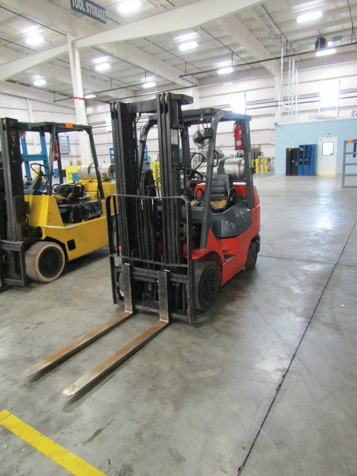 Toyota 7FHCU25 4,500 Lb. Capacity Forklift Truck - Image 7 of 21