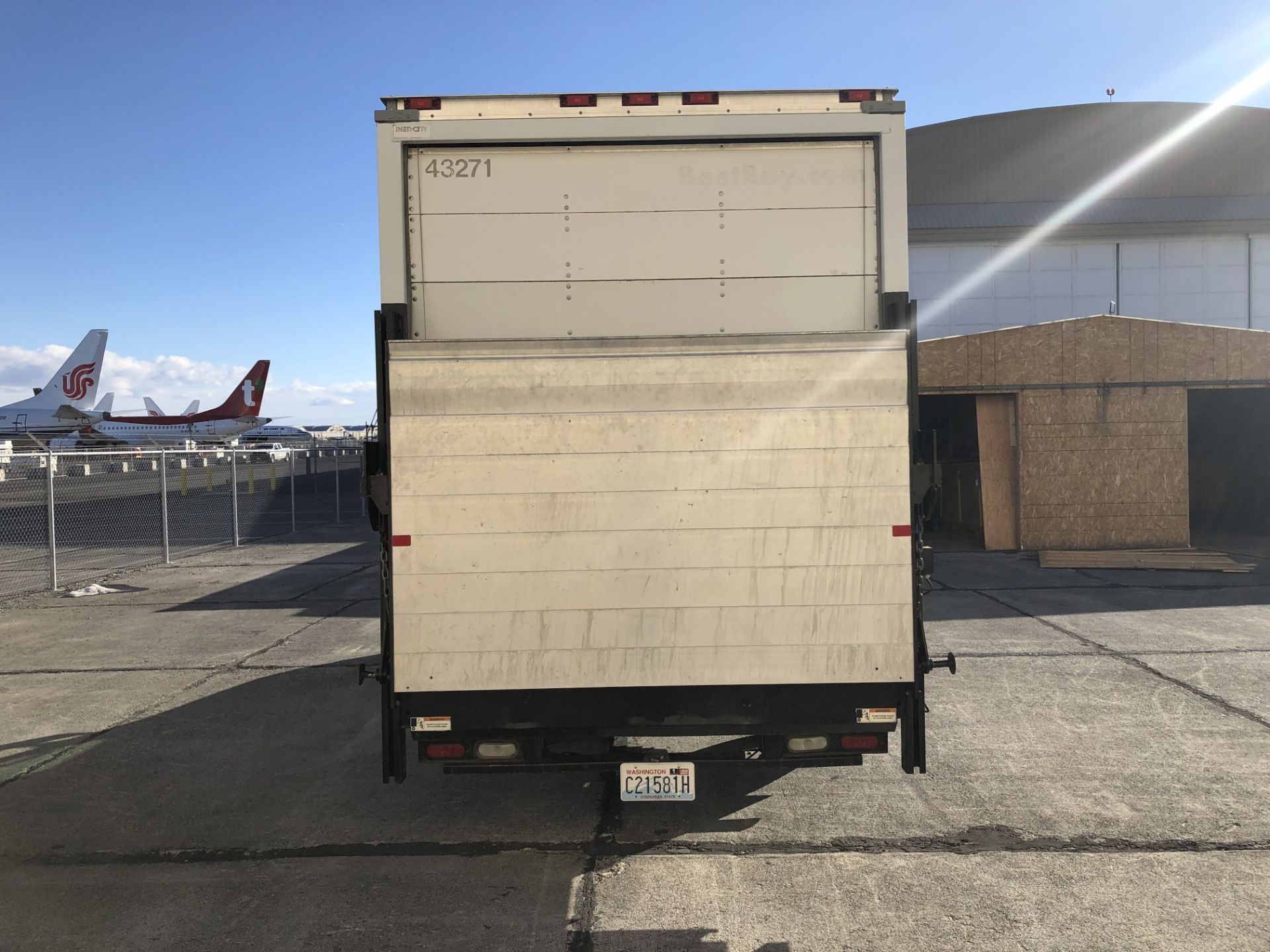 Late Delivery 4/9 - 2012 Ford E350 Super Duty 12' Box Truck w/ Lift Gate - Image 6 of 13