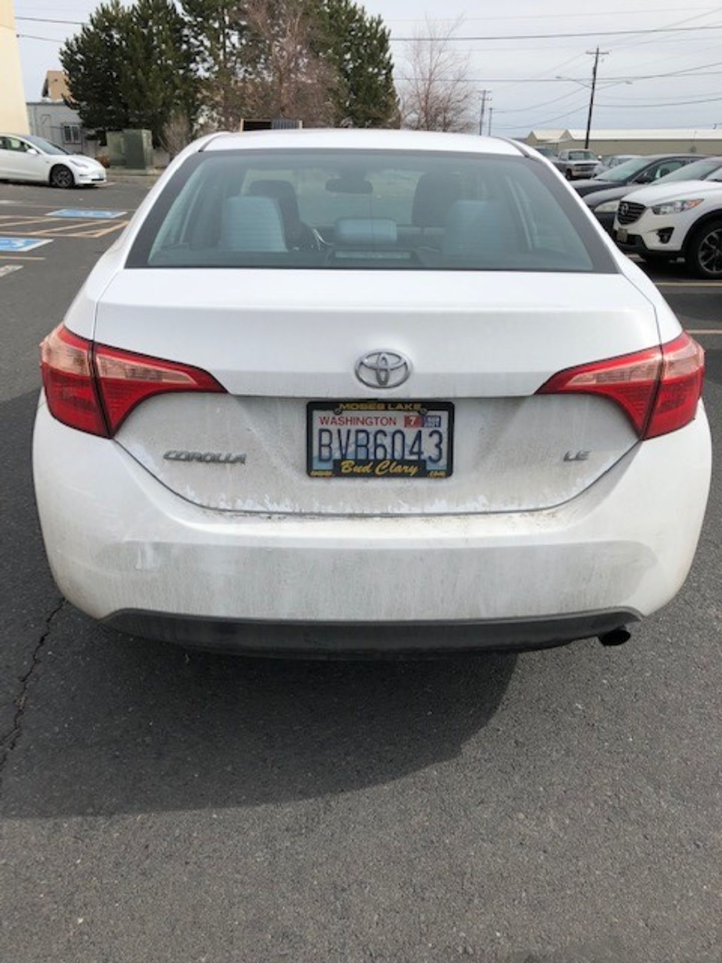 2017 Toyota Corolla LE 4-Door Sedan - Image 5 of 10