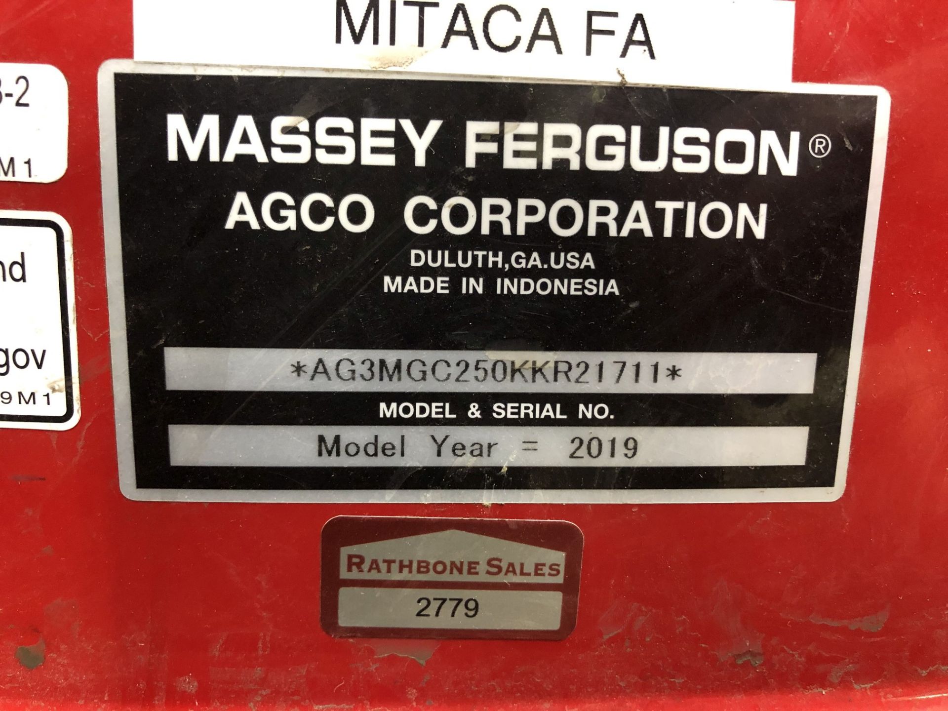 2019 Massey Ferguson GC1725M Tractor w/ Front Loader - Image 7 of 8