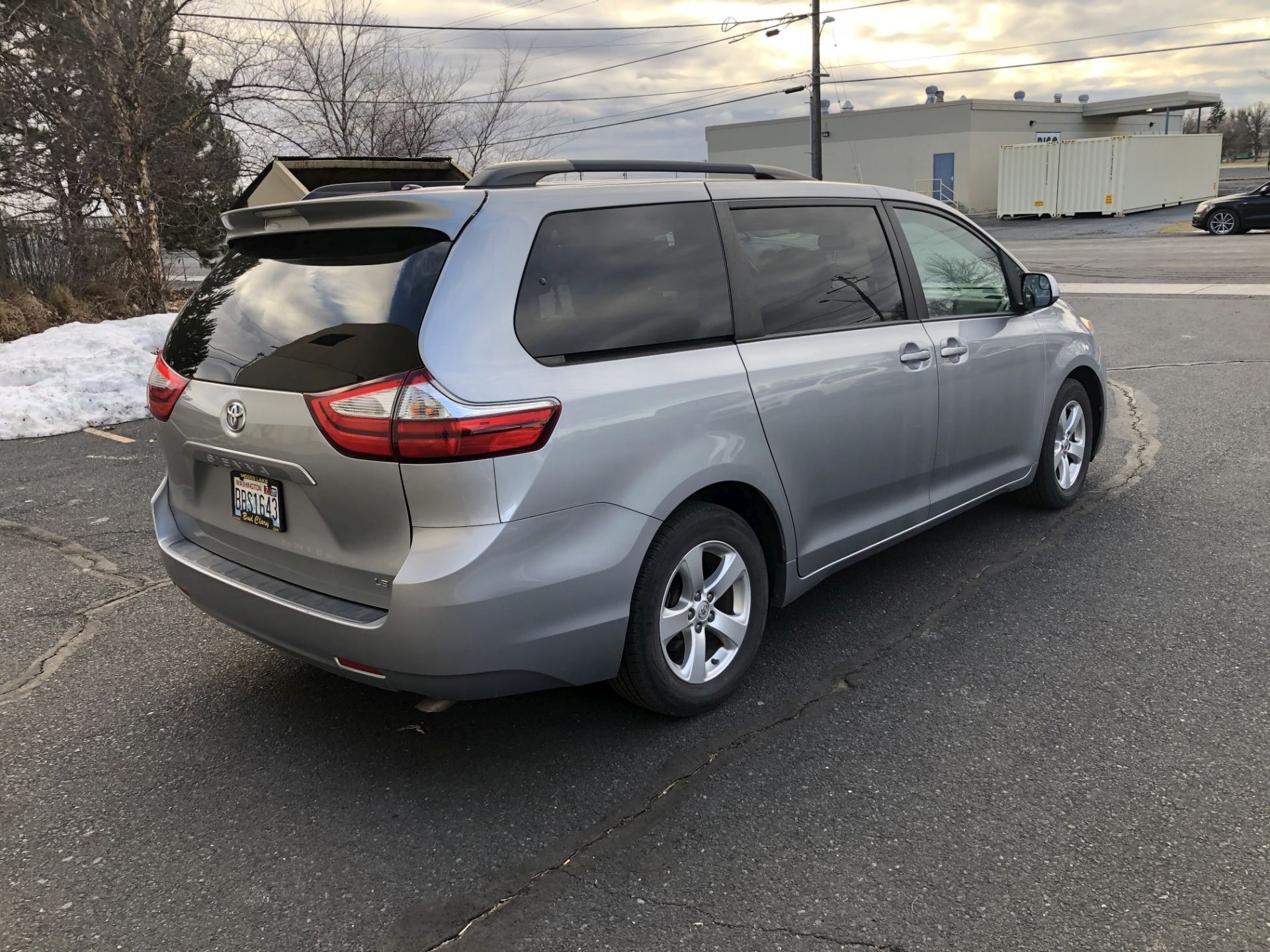 2016 Toyota Sienna LE Minivan - Image 5 of 14