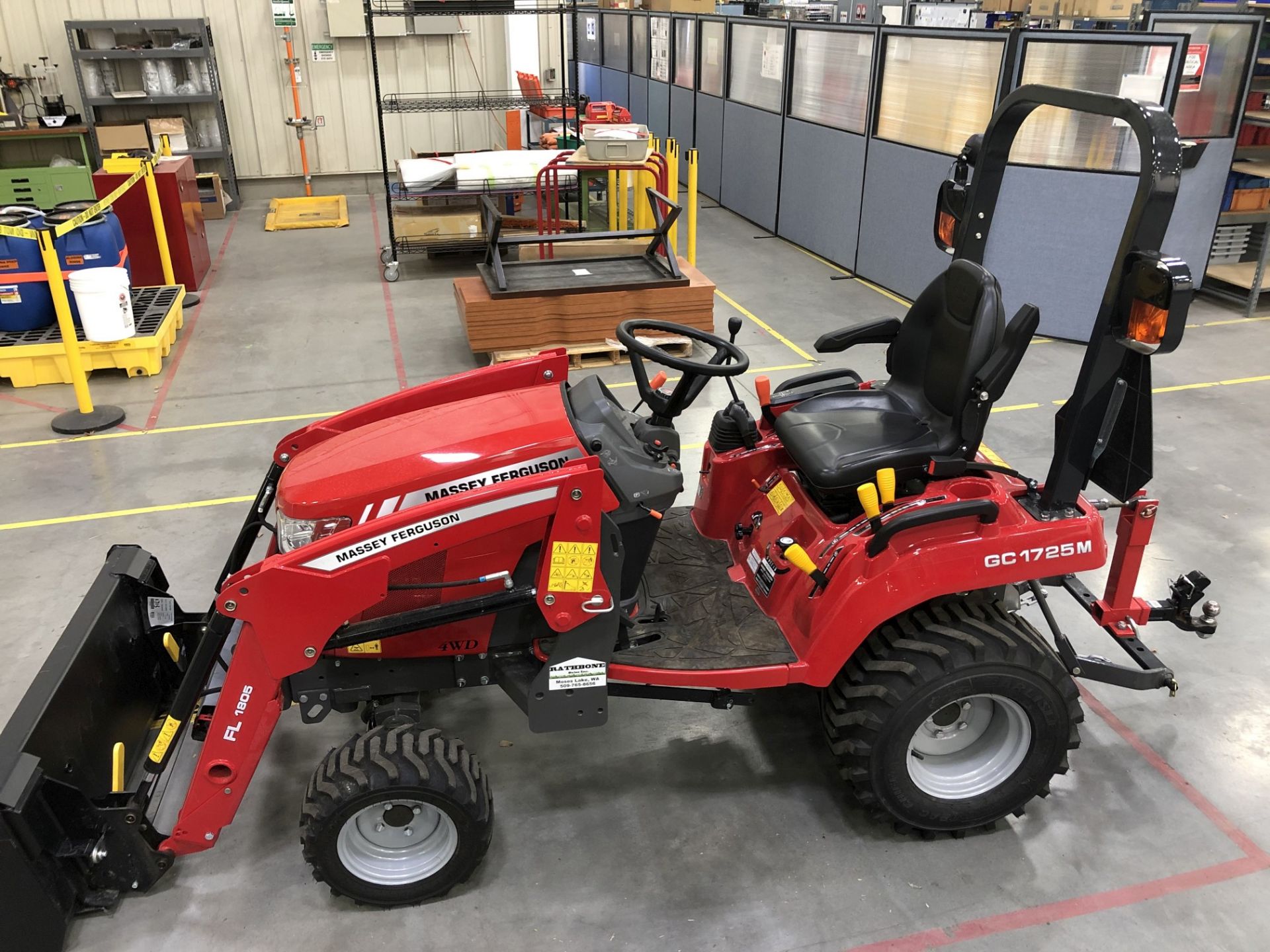 2019 Massey Ferguson GC1725M Tractor w/ Front Loader - Image 8 of 8