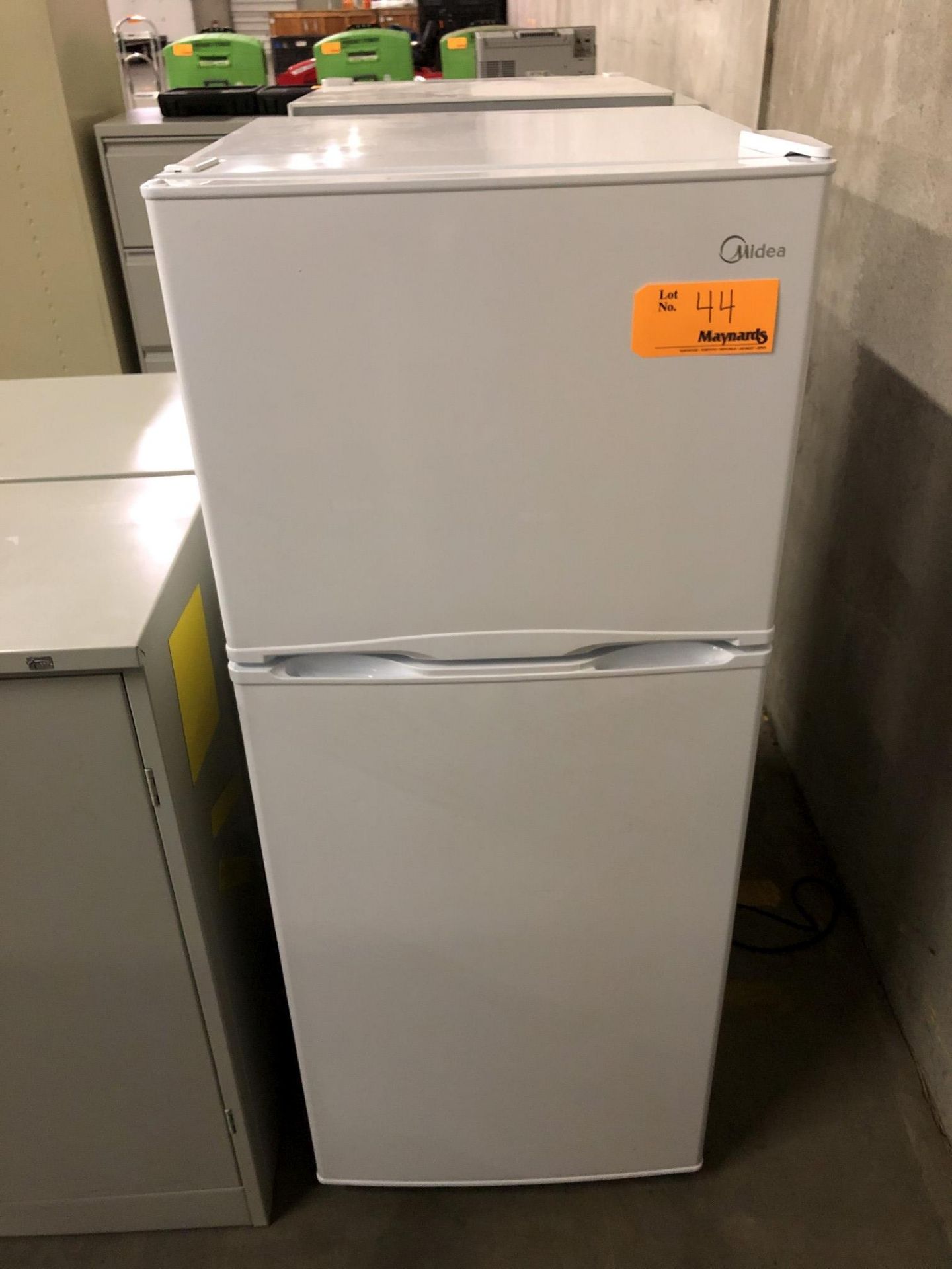Midea Refrigerator, Model WHD-366FWEW1