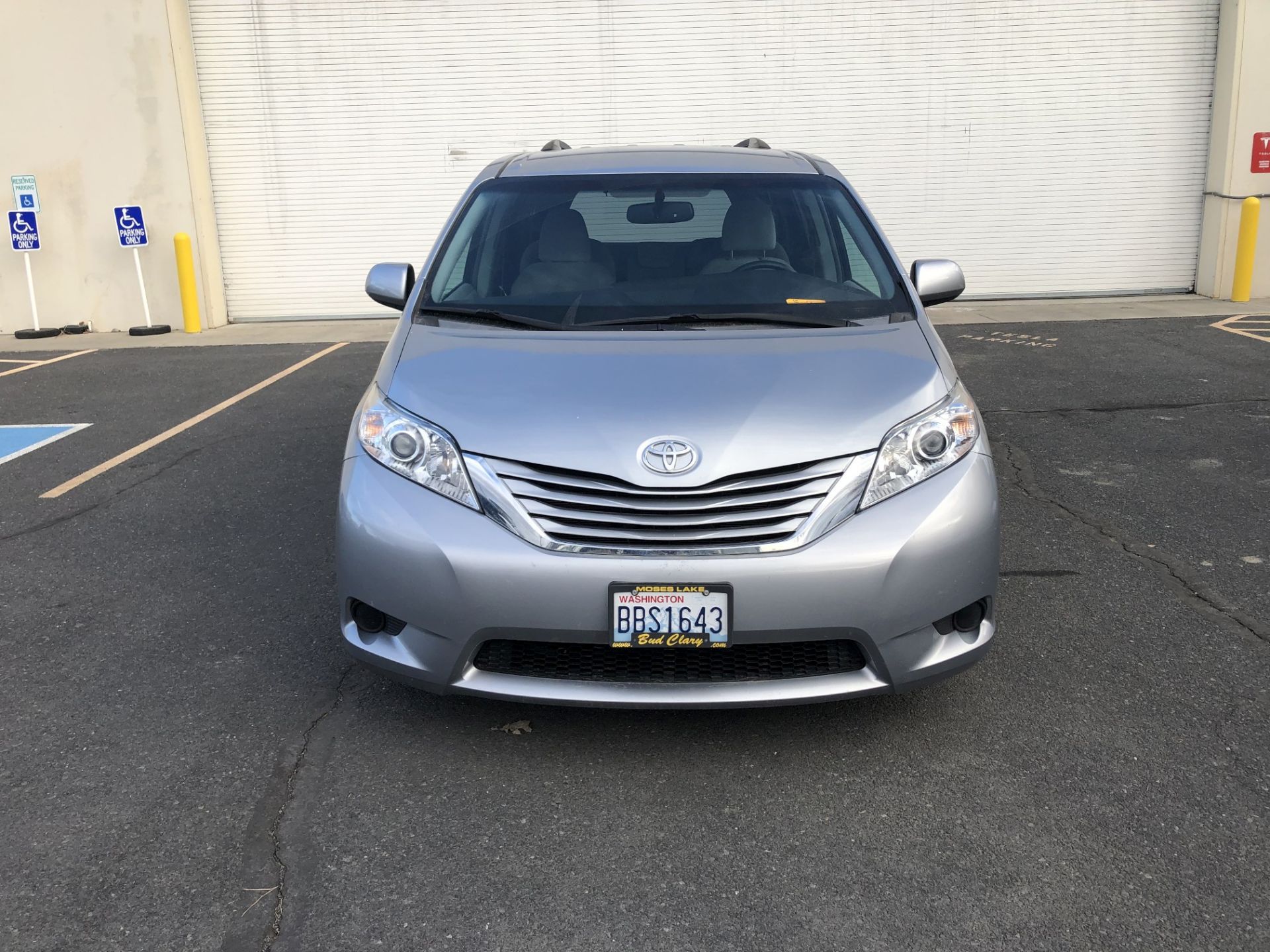 2016 Toyota Sienna LE Minivan - Image 2 of 14