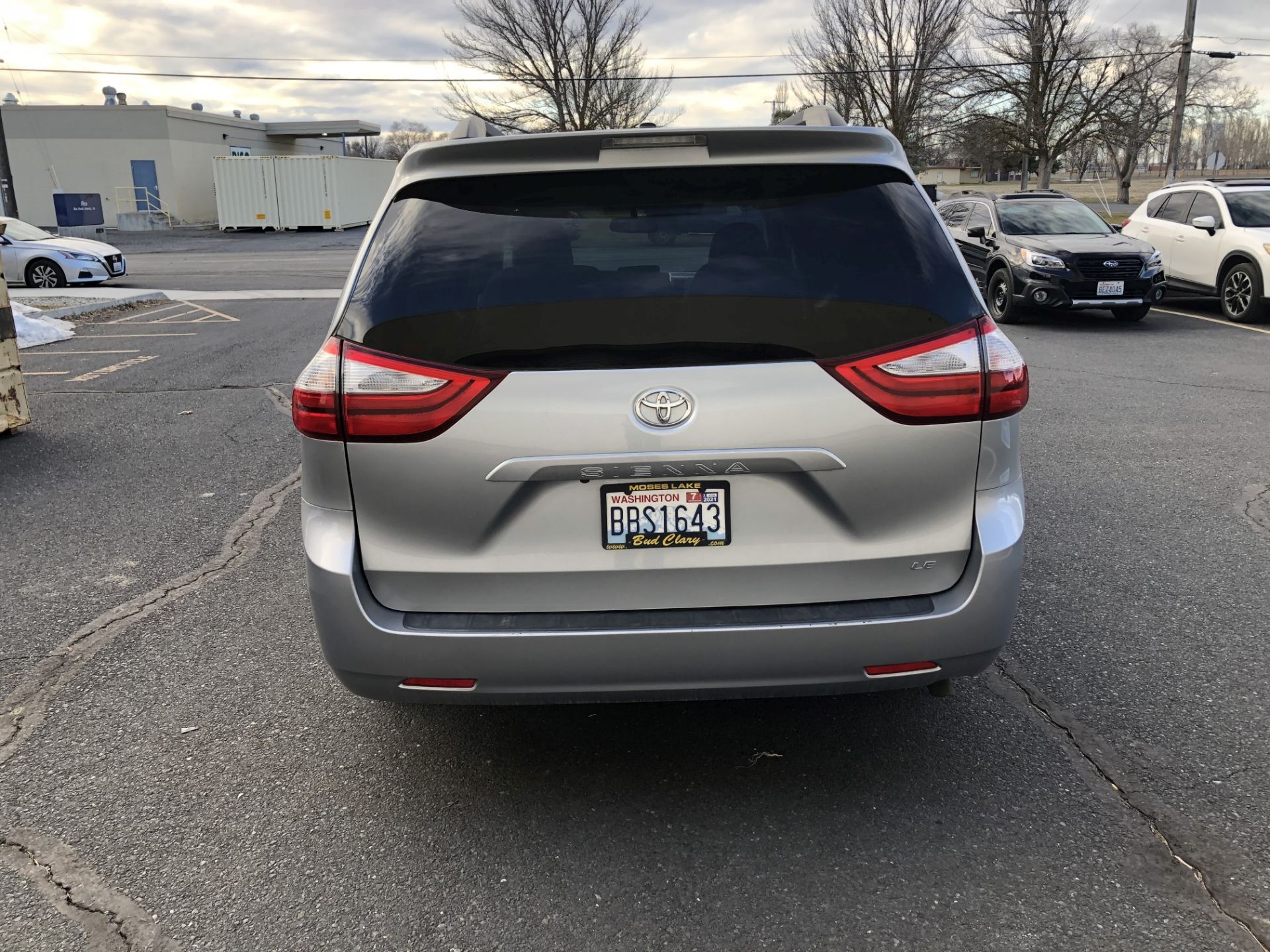 2016 Toyota Sienna LE Minivan - Image 6 of 14