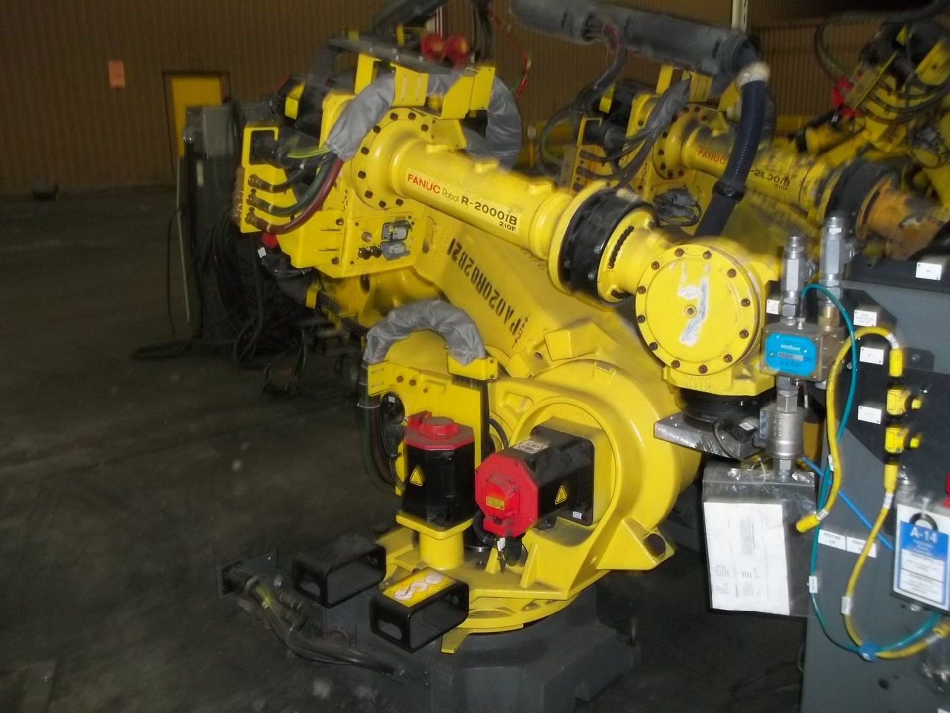 2013 Fanuc R2000ib-210F Robot