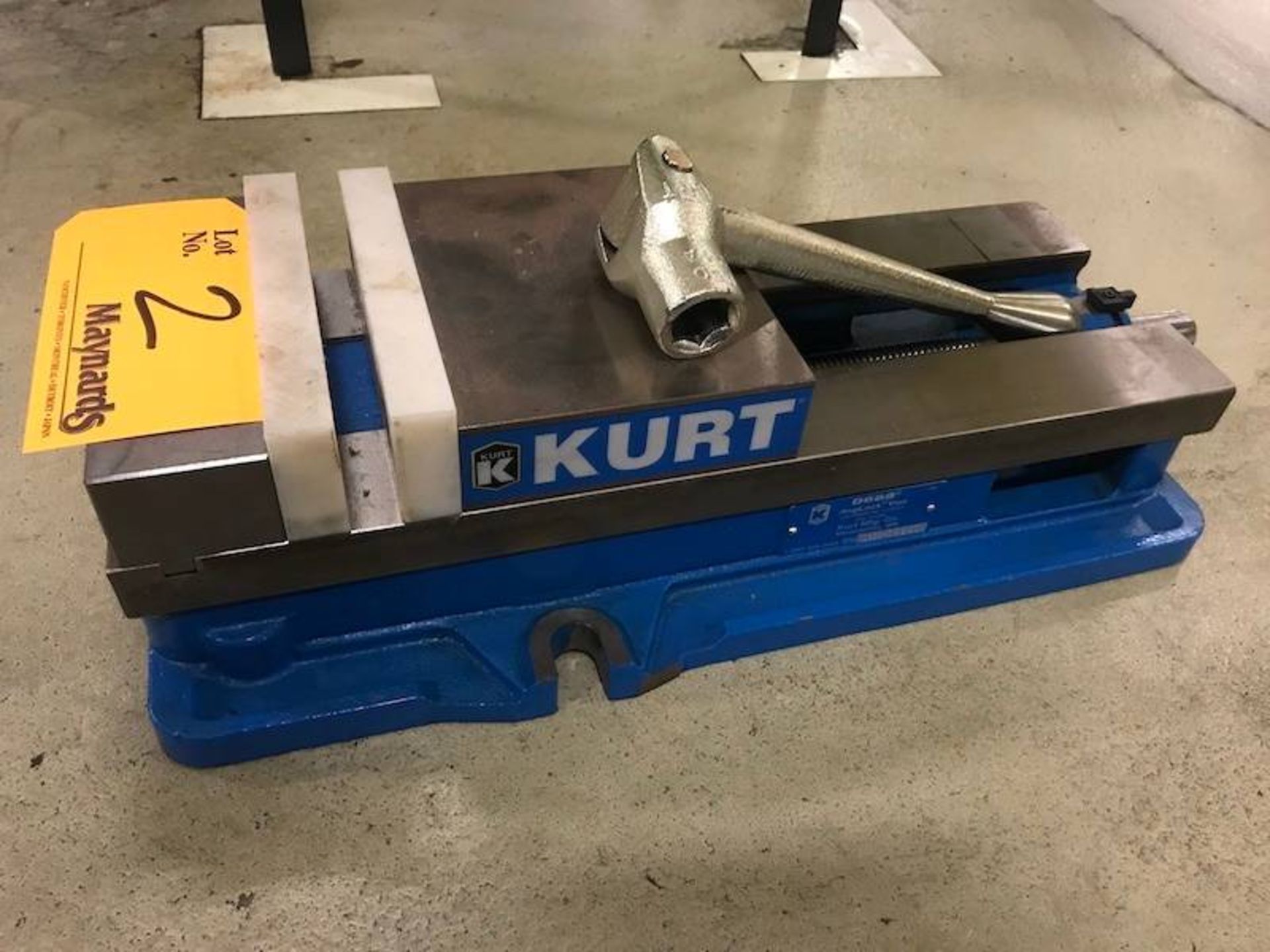 Kurt 6" Machine Vise