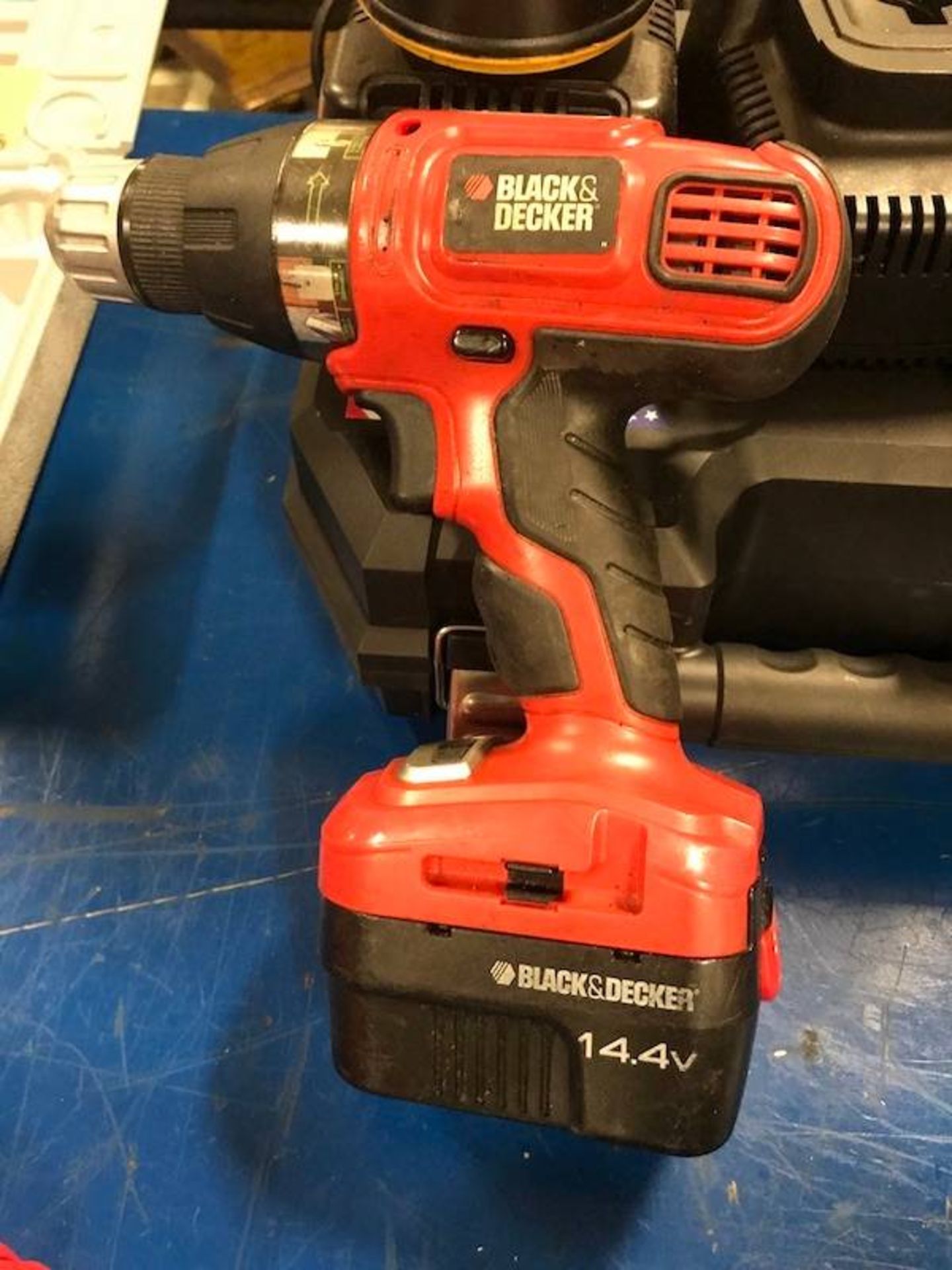 Lot of (2) Cordless Drills - Image 2 of 9