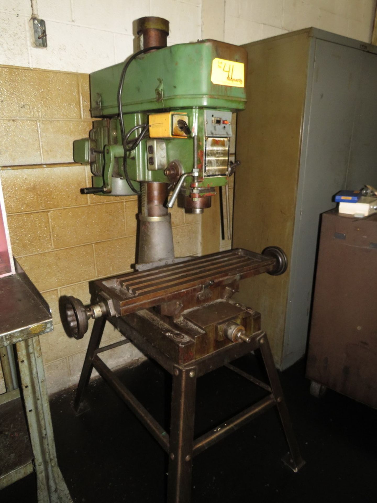 RF RF-30 Drilling and Milling Machine