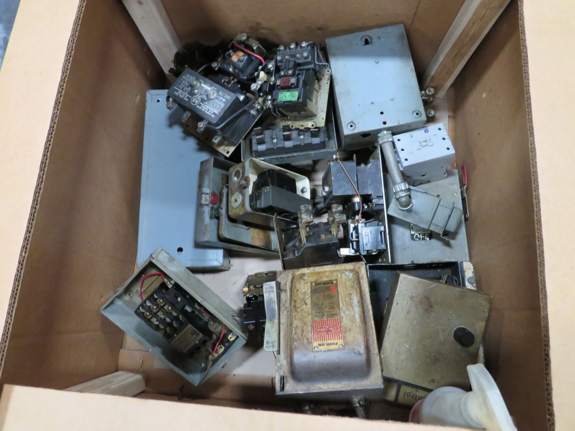 Box of Assorted Circuit Breakers - Image 2 of 2