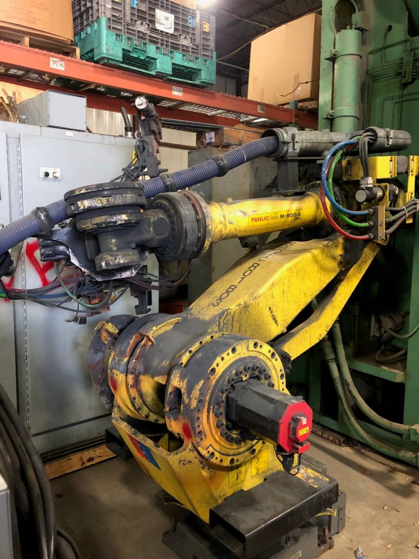 Fanuc M900ia-350 Robot with weld controller and end effector