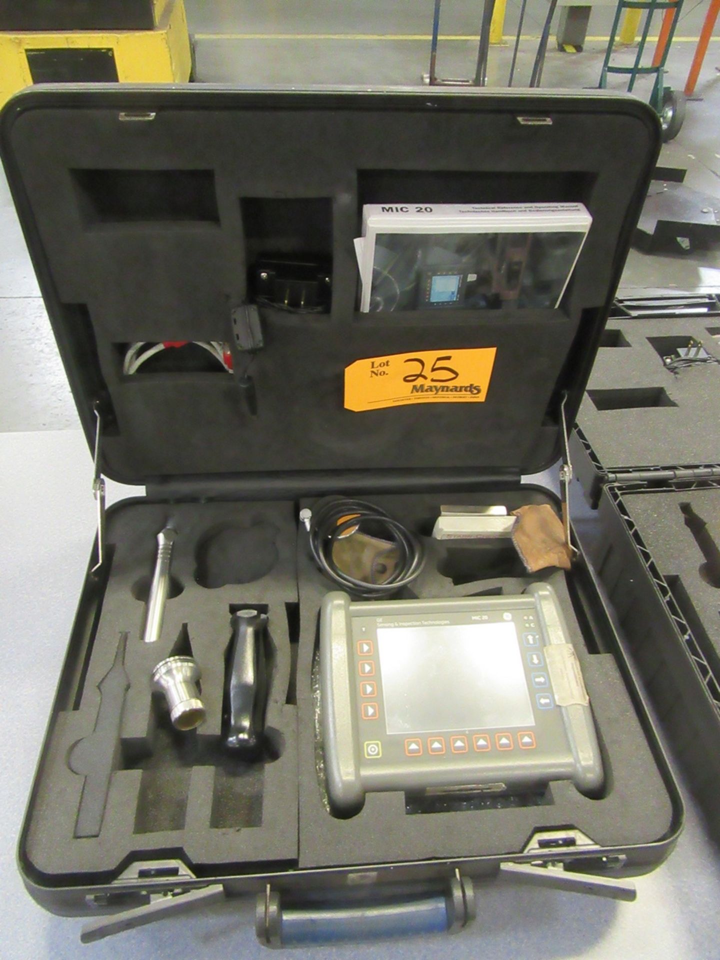 GE MIC 20 Portable Hardness Tester