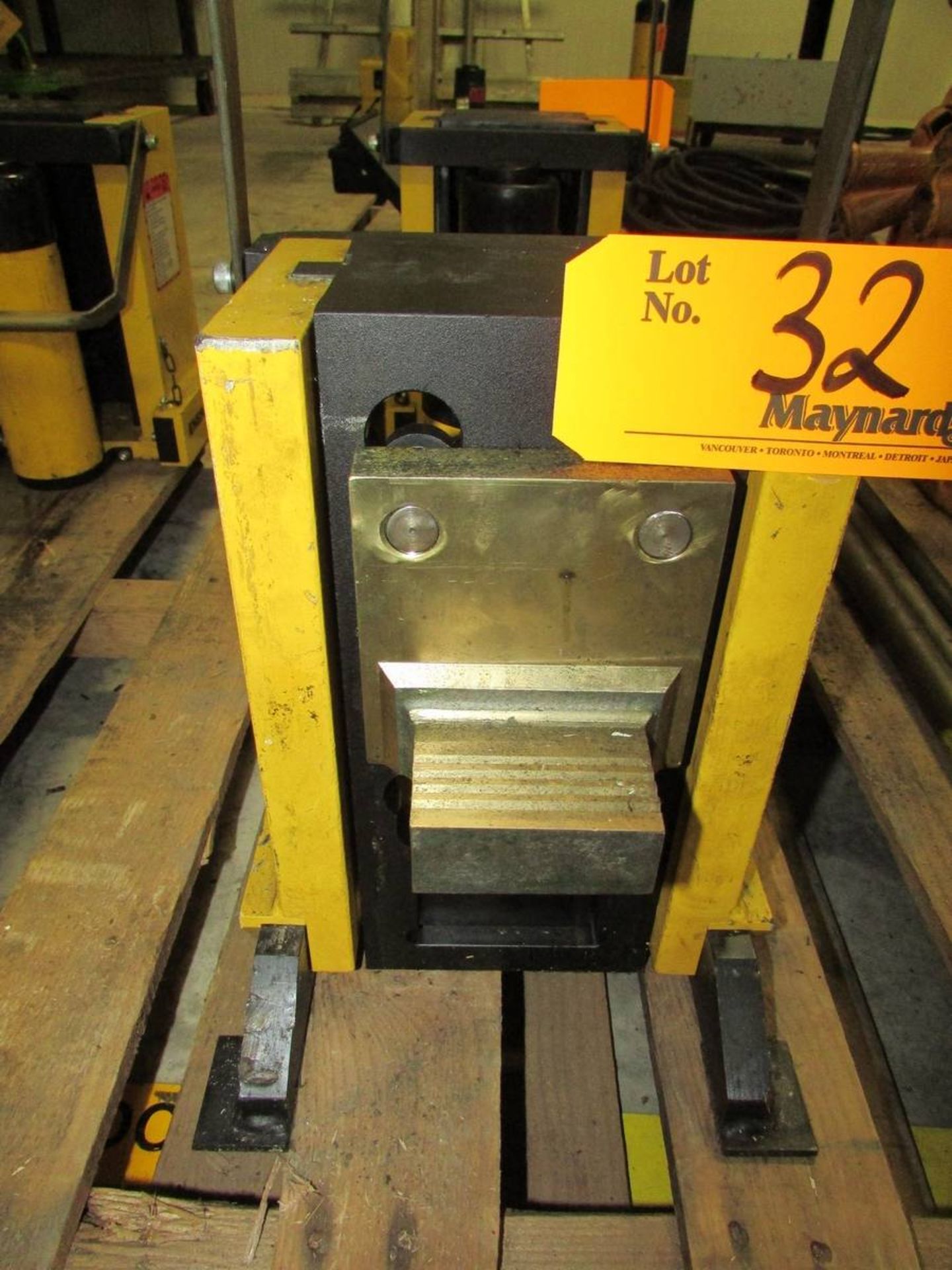 Enerpac SOH23LC 20-Ton Hydraulic Ram Machine Lift Jack - Image 2 of 5