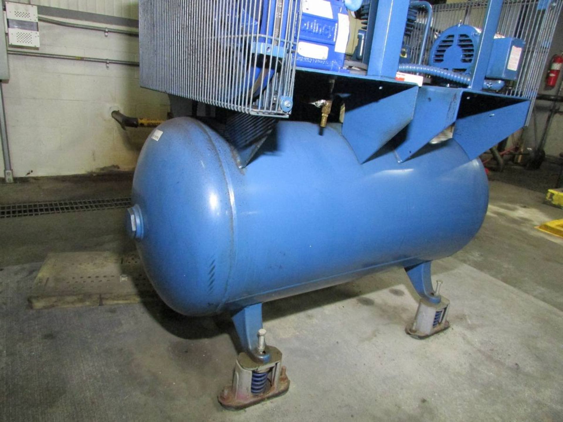 Quincy Compressor QC00706D00087 Dual Horizontal Tank Mounted Compressors/Air Dryer Combo - Image 15 of 17