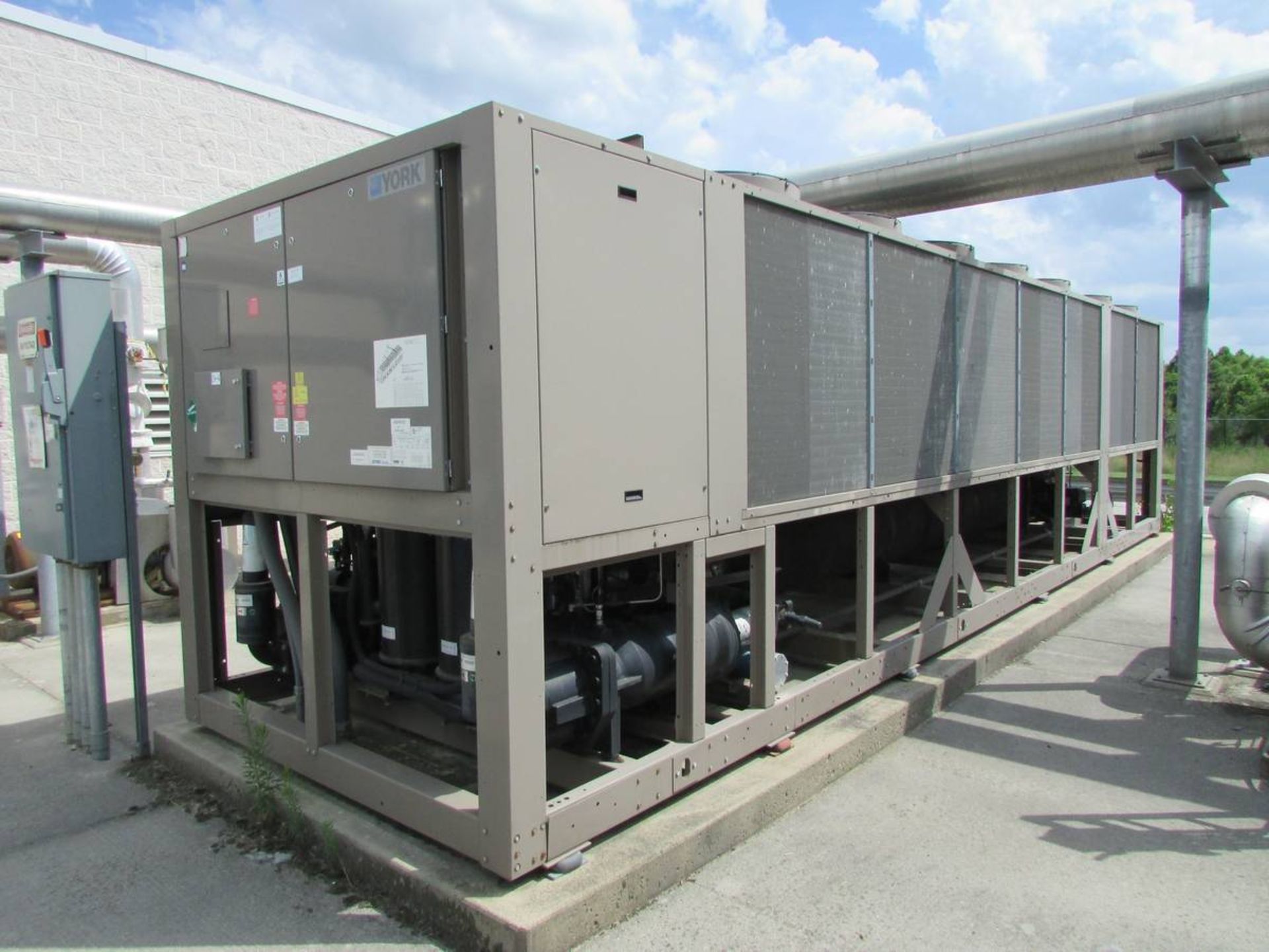 2012 York YCIV0307PA46VABSXT 300 Ton Air Cooled Screw Liquid Chiller - Image 7 of 14