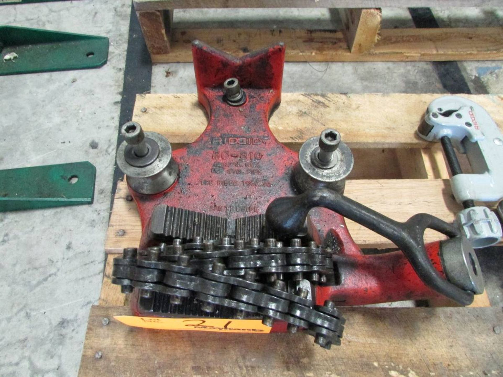 Ridgid No. BC-810 1/2"-8" Pipe Vise - Image 2 of 4