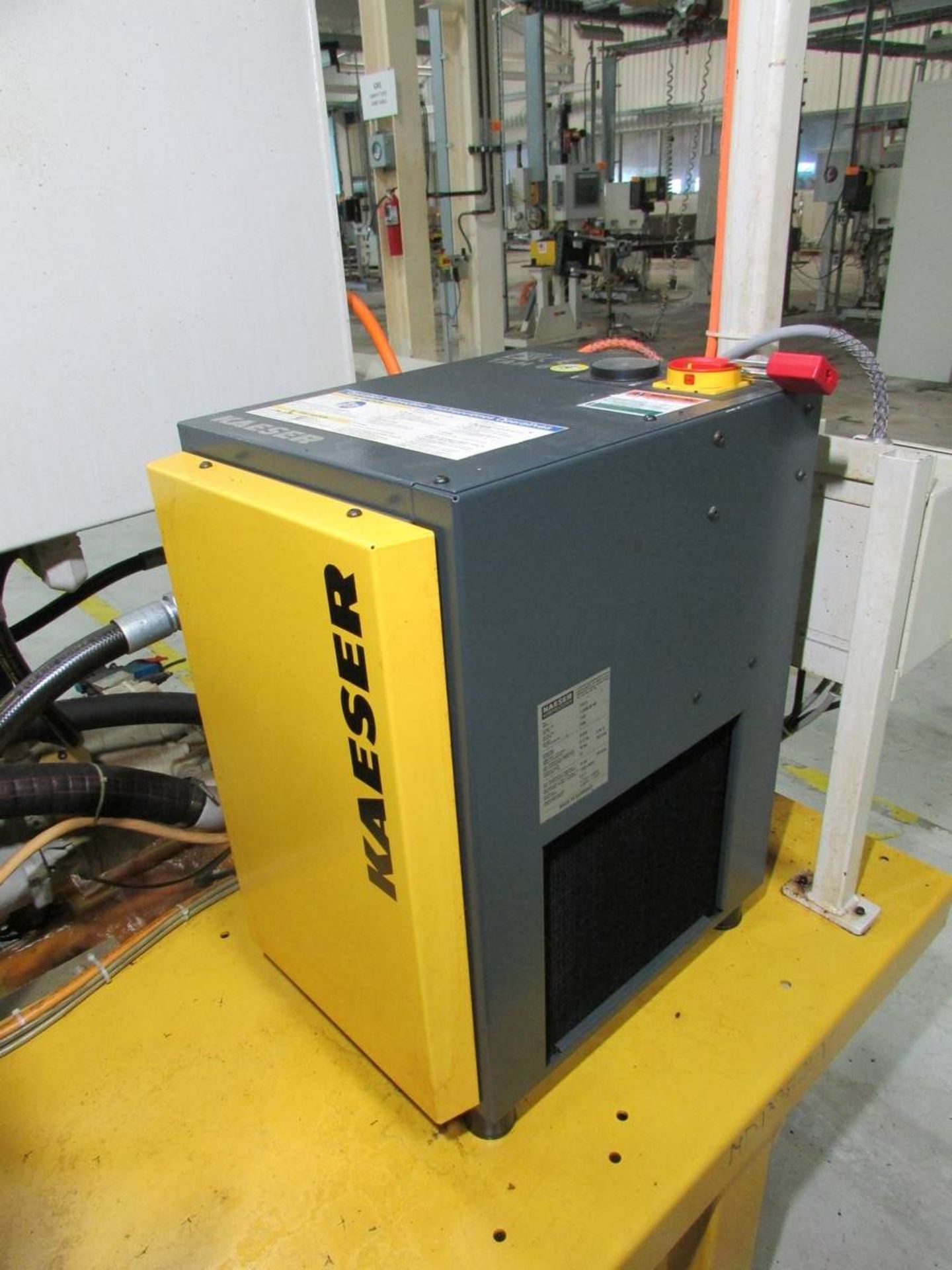 2006 Kaeser SM8 7.5HP Horizontal Tank Mounted Compressor/ Air Dryer Combo - Image 10 of 15