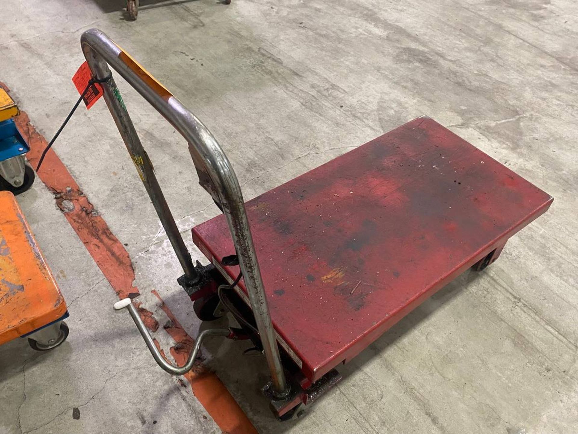 Dayton 3KR47G 500 Lb. Capacity Mobile Hydraulic Lift Tables - Image 2 of 2