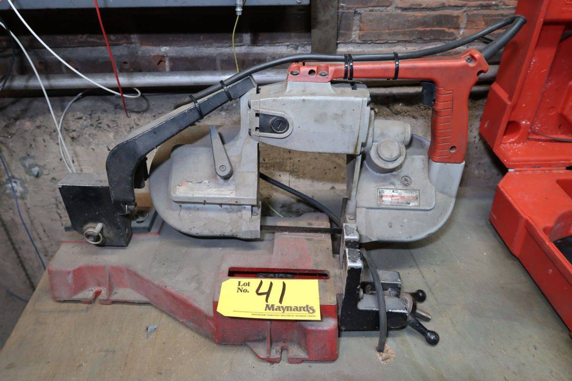 Milwaukee 8230 Electric Deep Cut Variable Speed Portable Bandsaw