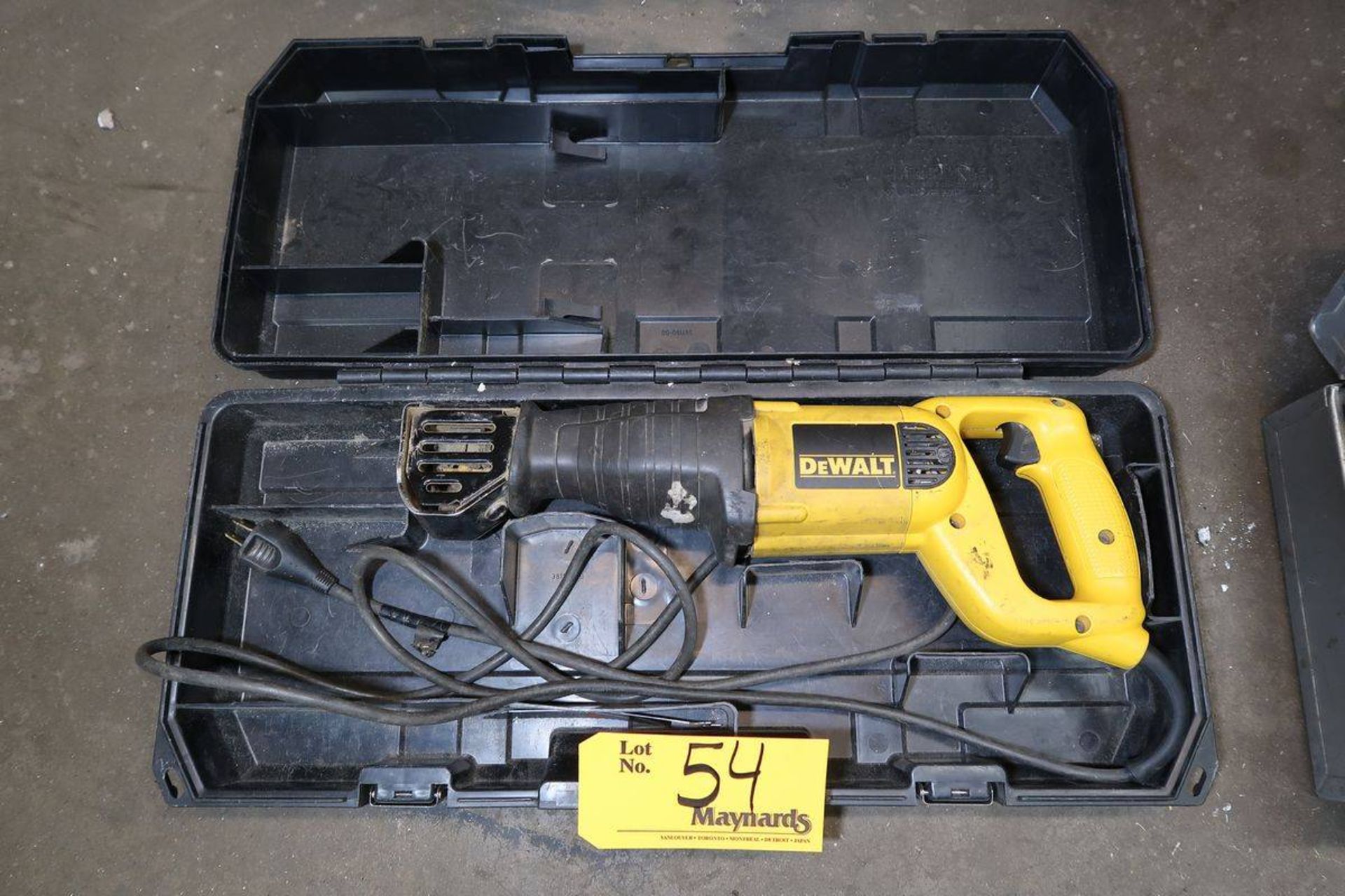 DeWalt DW304P Electric Reciprocating Saw