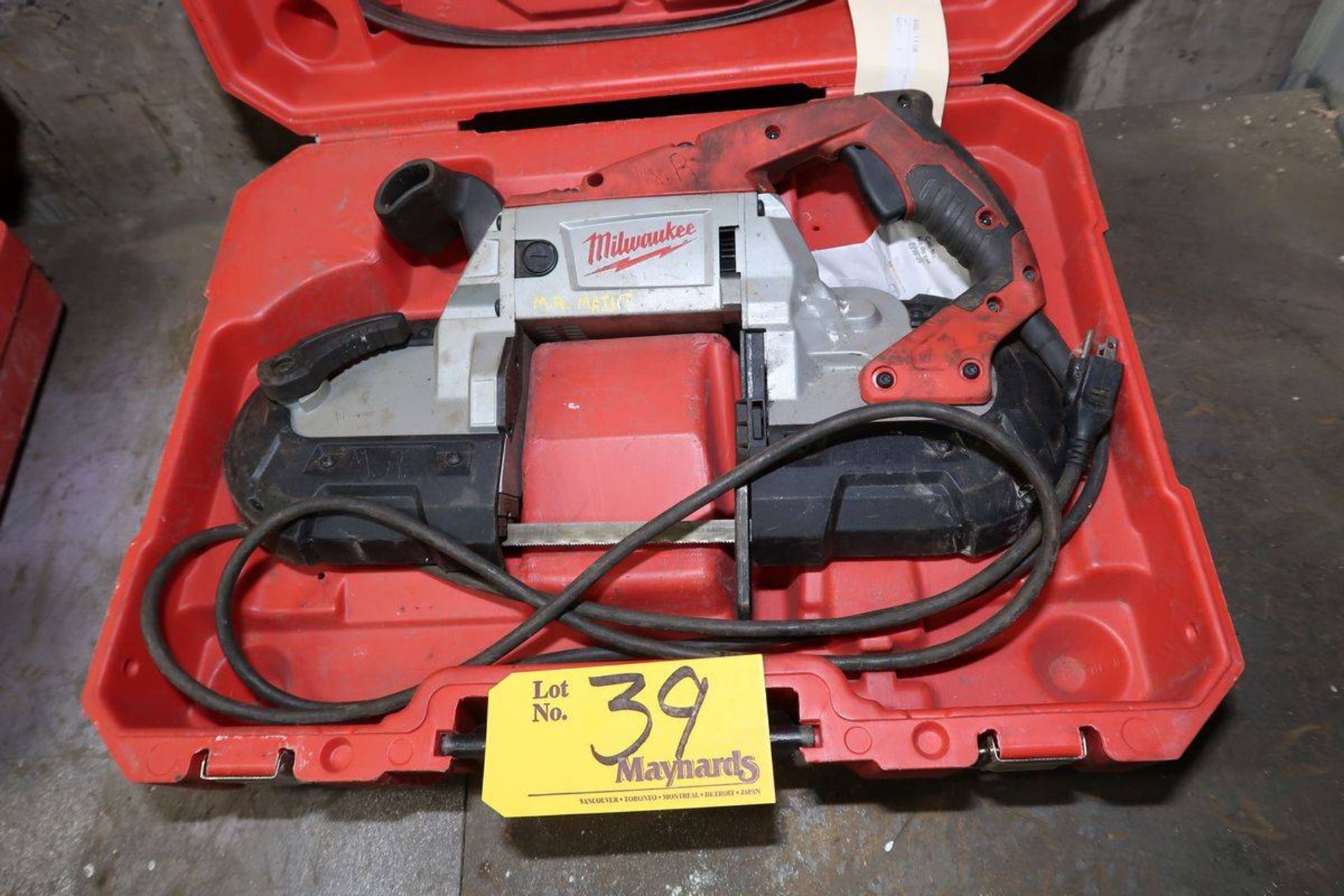 Milwaukee 6232-21 Electric Deep Cut Variable Speed Portable Bandsaw - Image 2 of 2